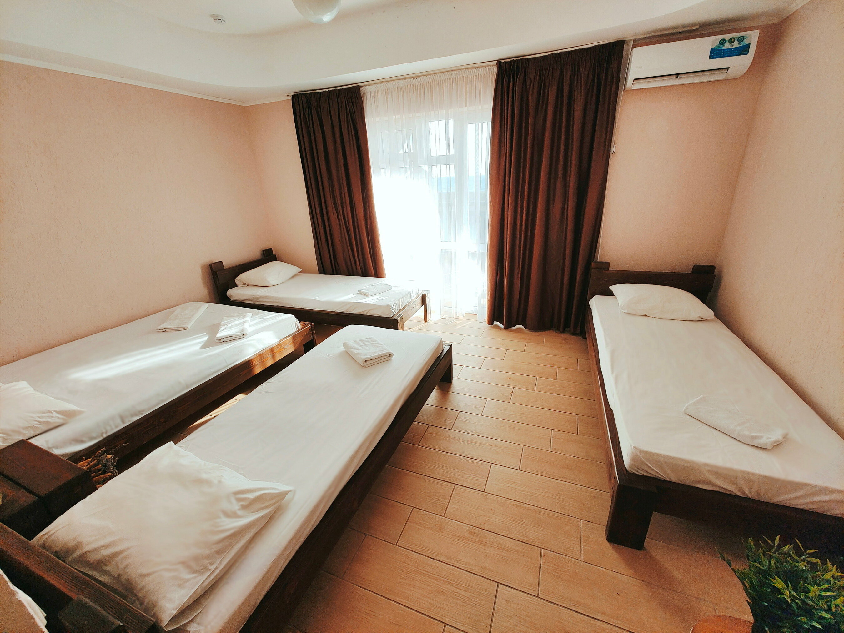 5ти местная Студия с мини-кухней, балконом и видом на море