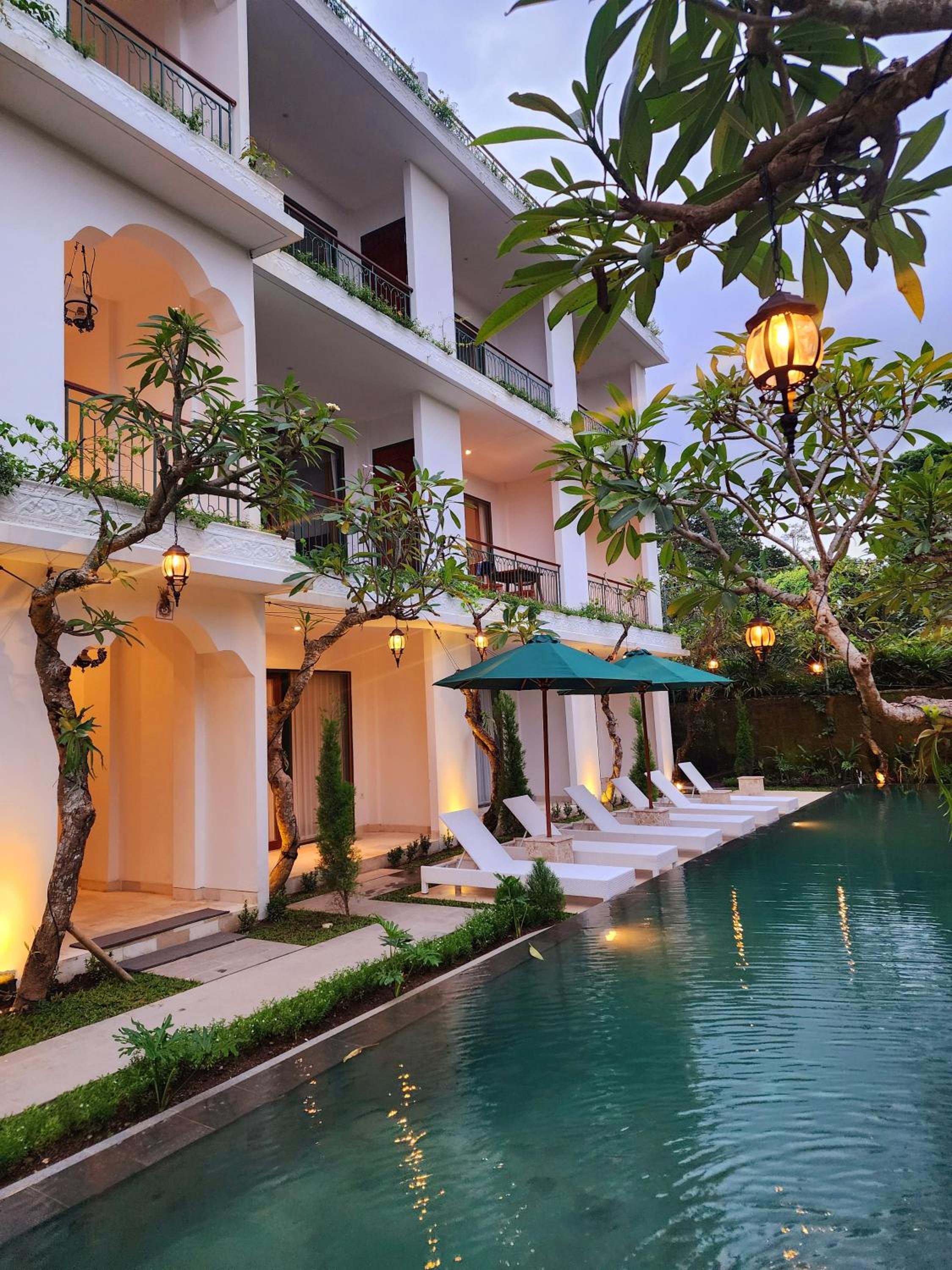 Sabana Bliss with Pool View