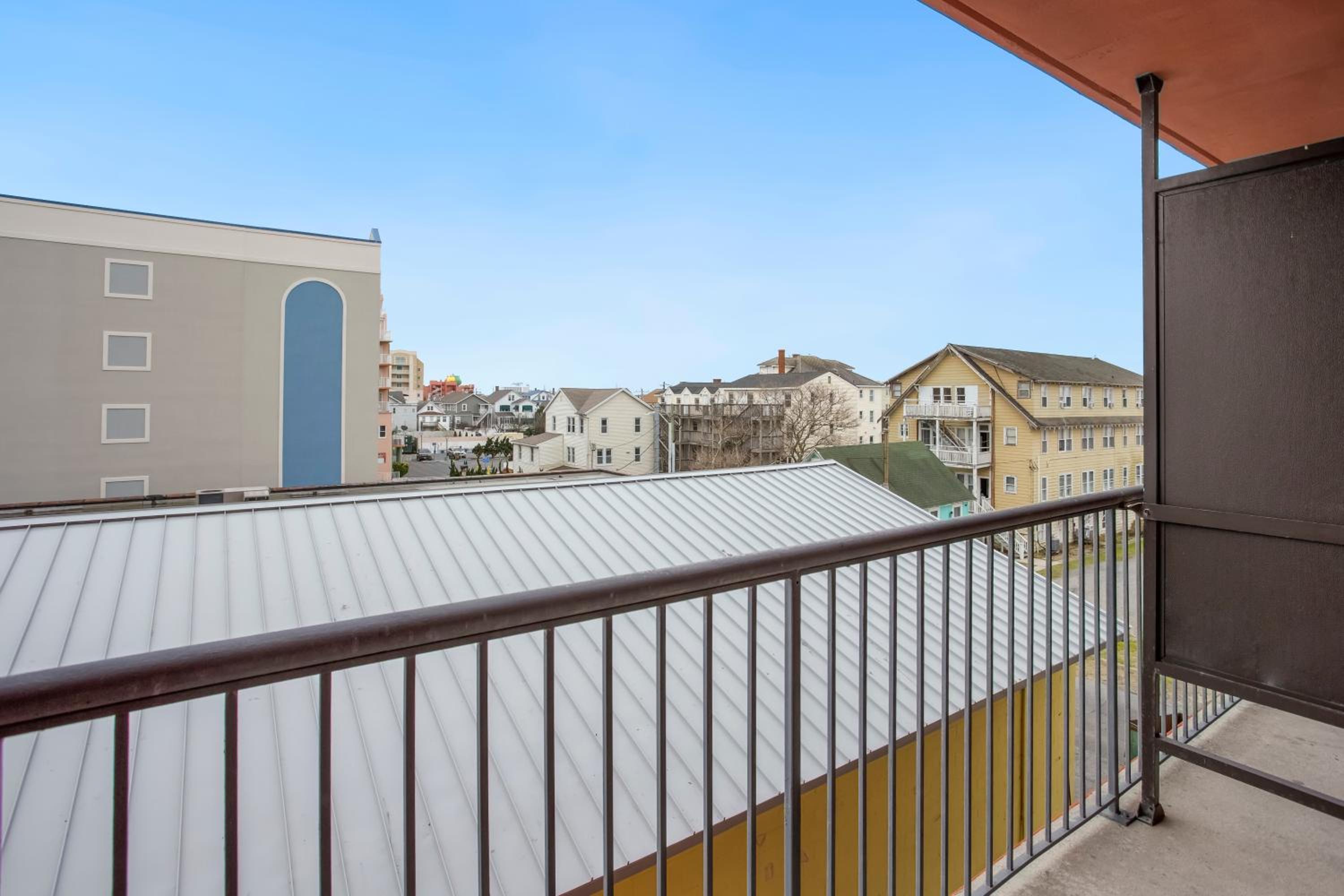 Queen Room with Side Sea View