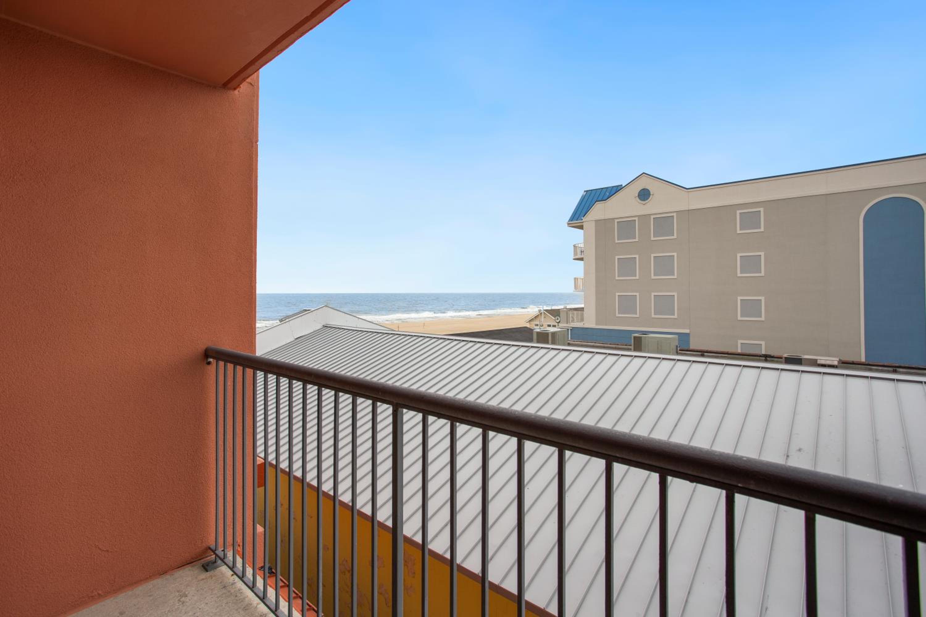 Queen Room with Side Sea View