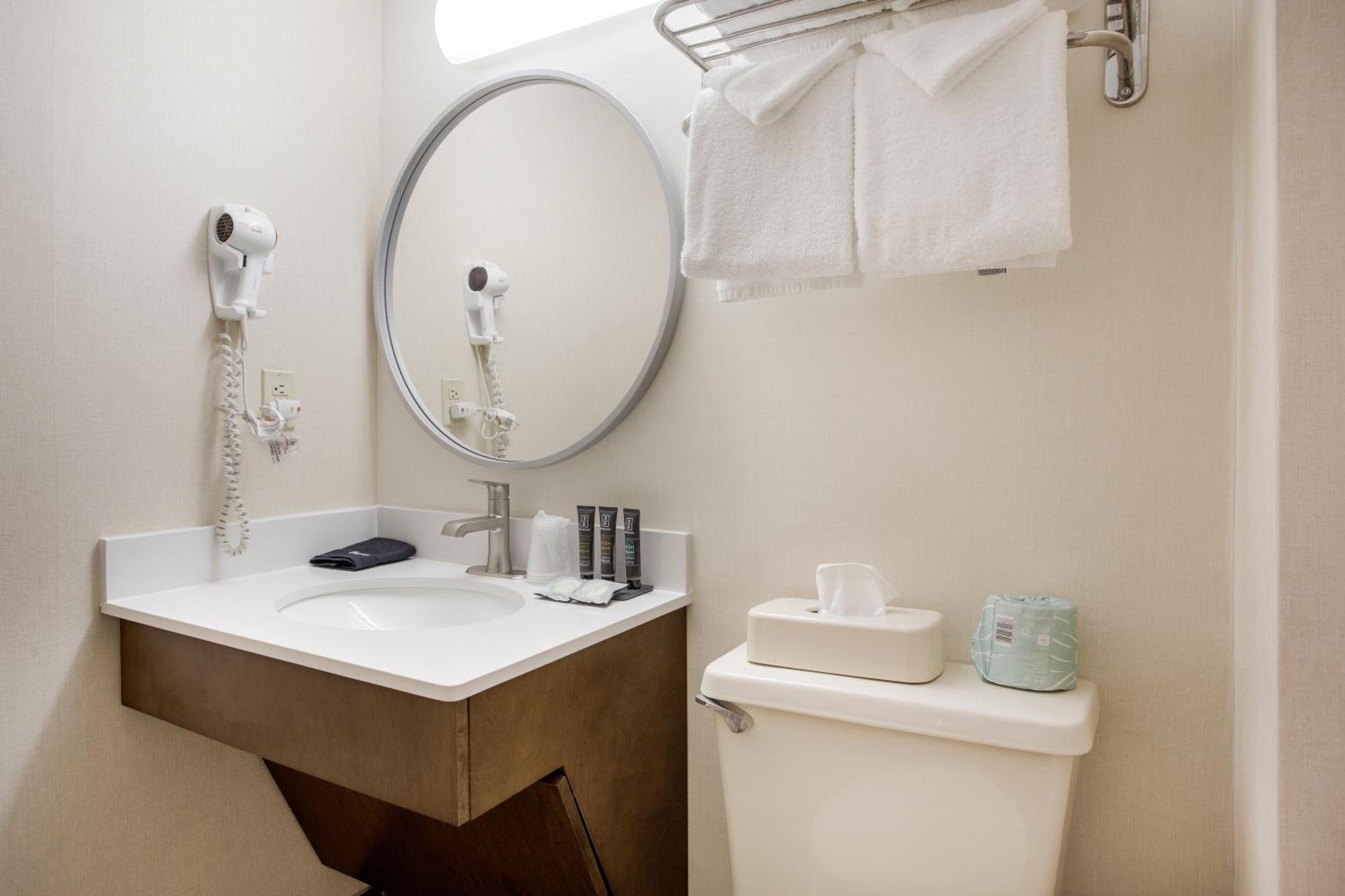 Queen Room with Side Sea View