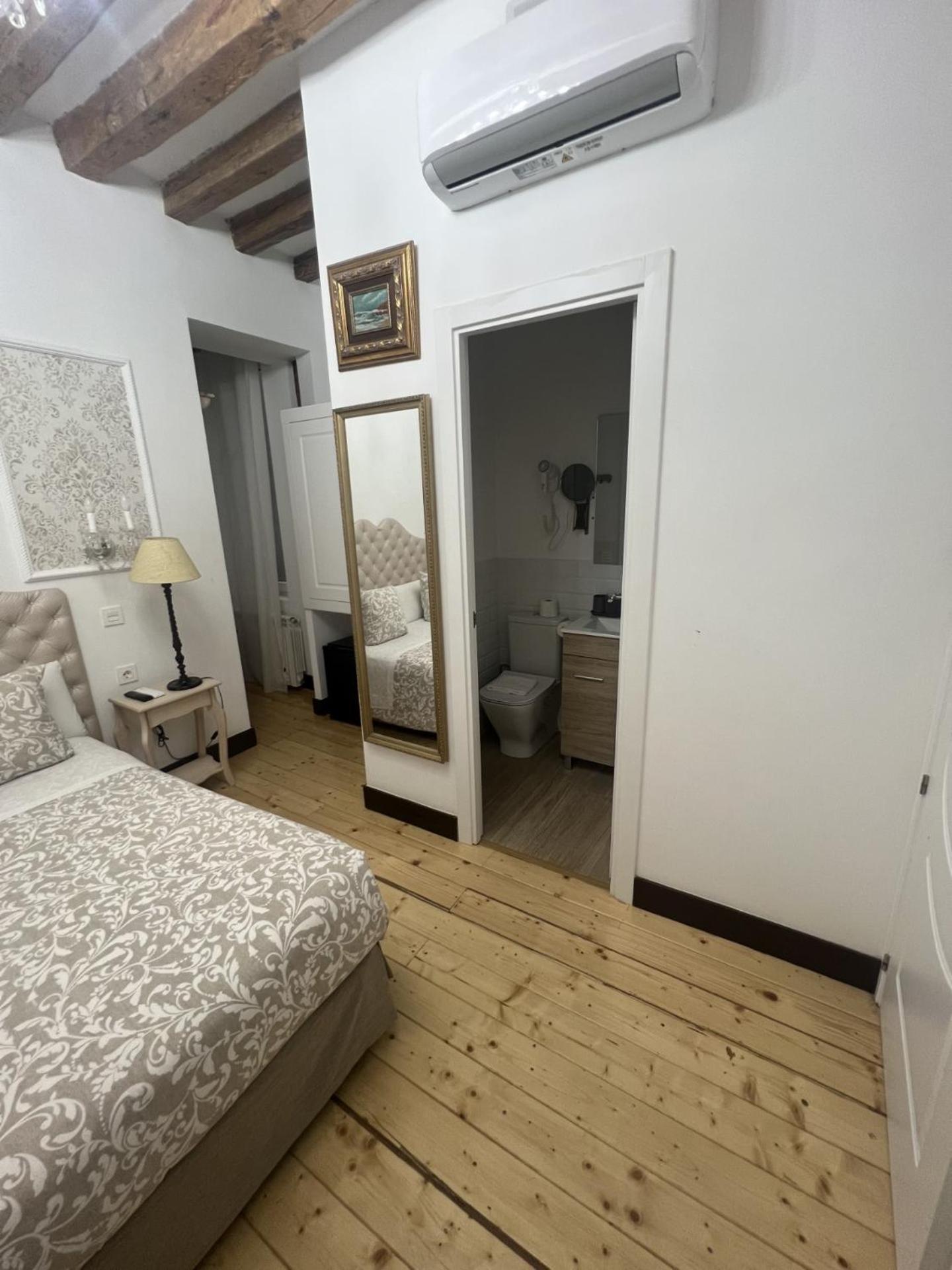 Interior Single Room