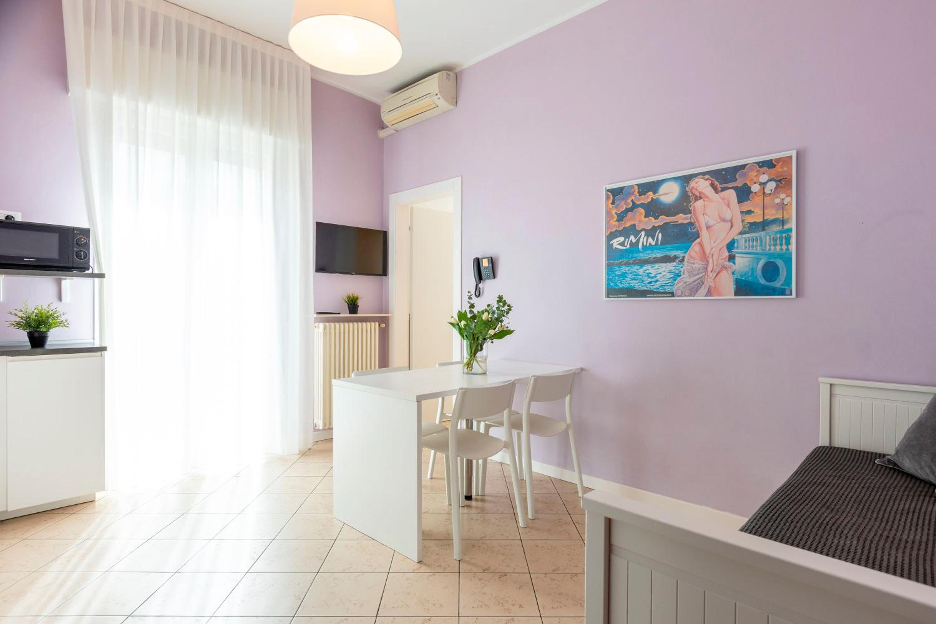 Classic One-Bedroom Apartment with King Bed