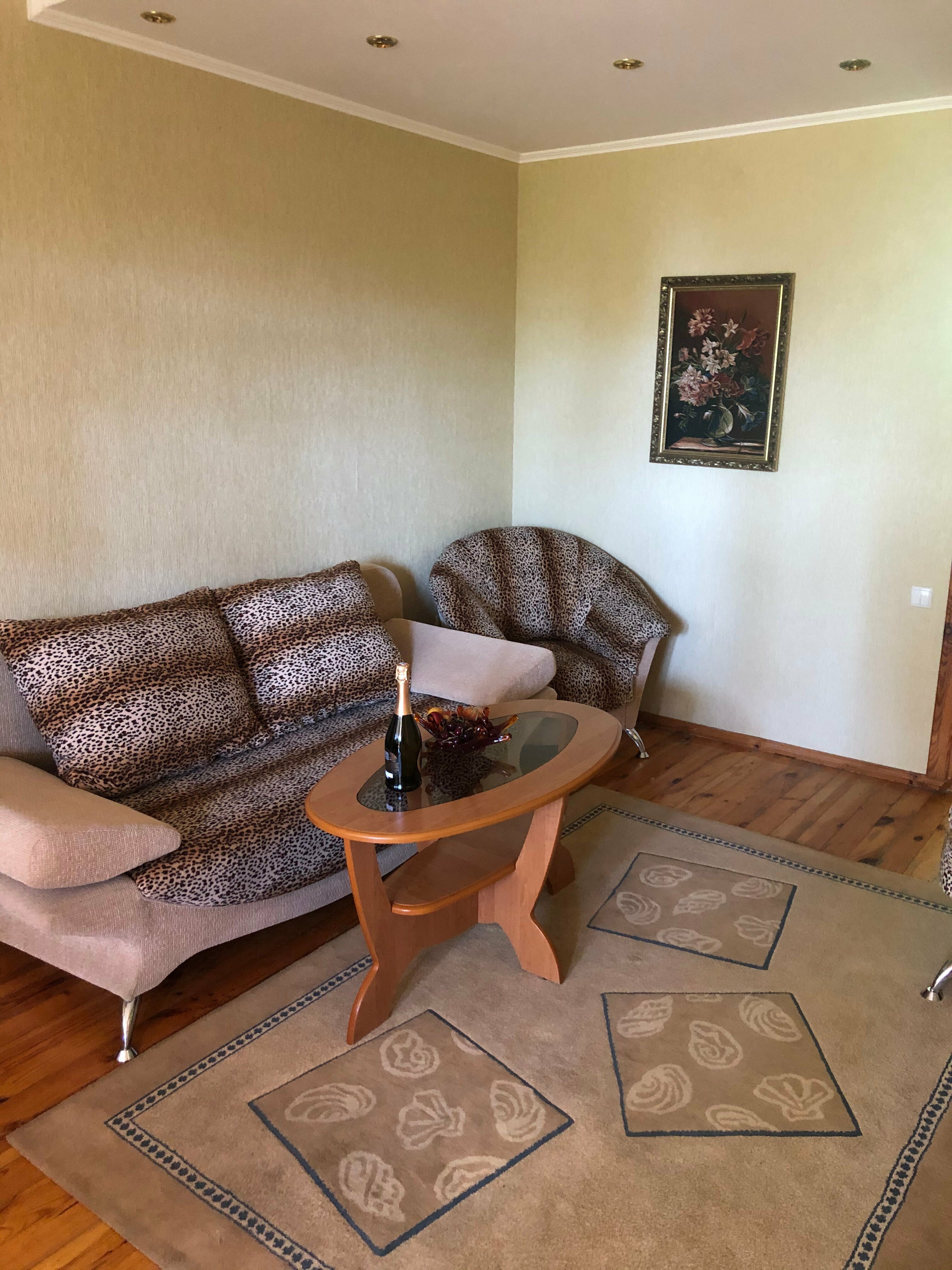 Люкс трехкомнатный с кухней № 7