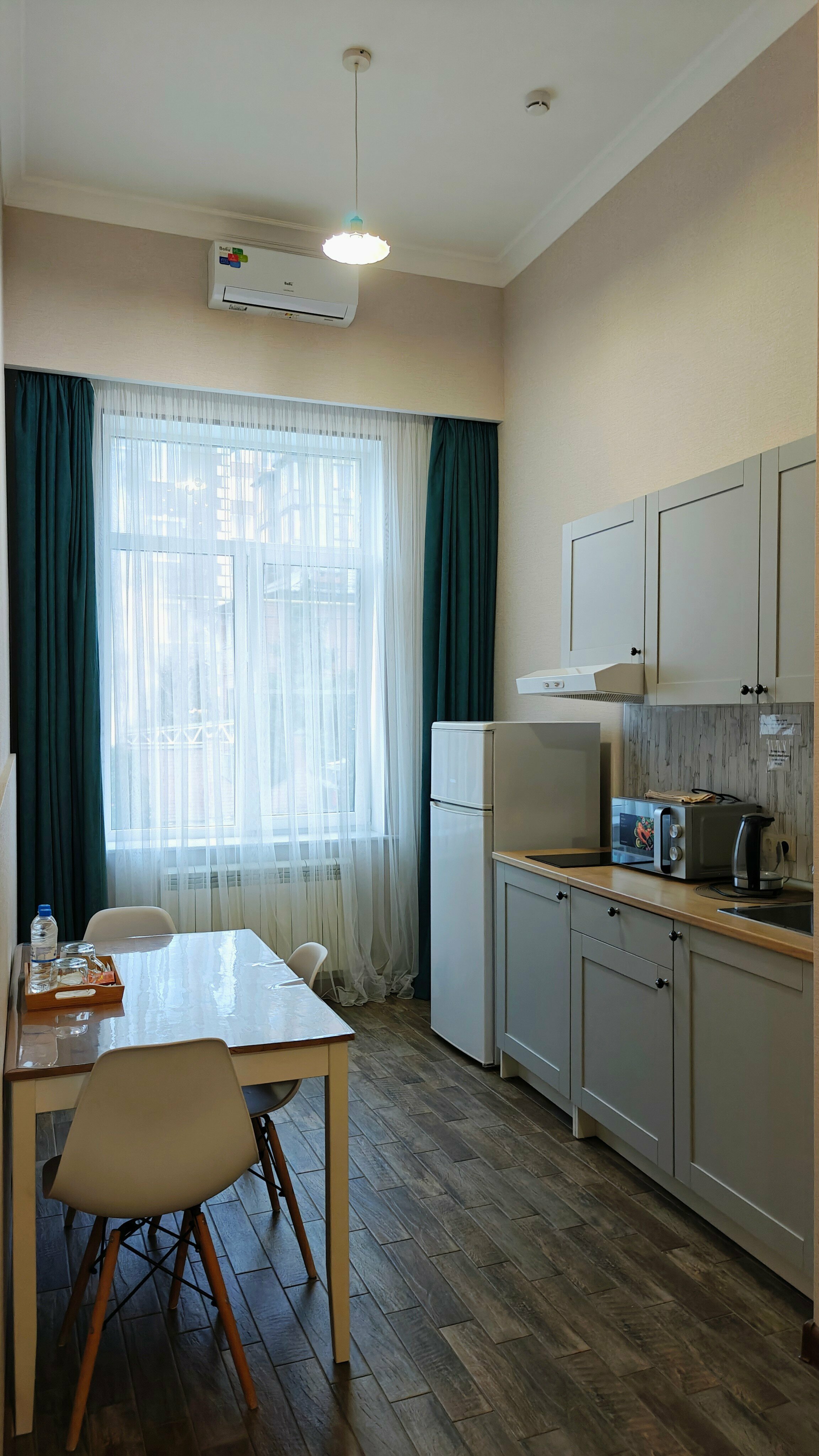 2 этаж I Студия (трёхместный номер с кухонным уголком и микроволновой печью)