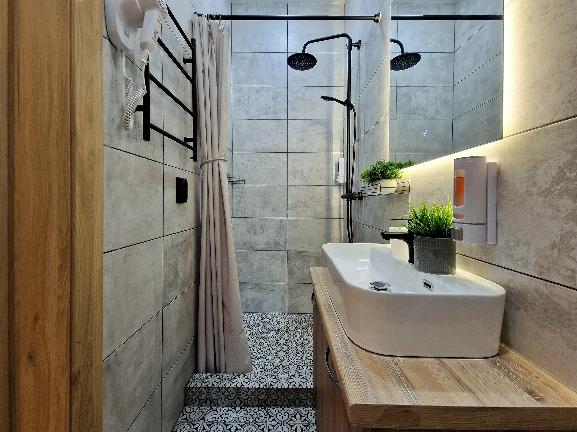 Двухкомнатный люкс с видом во двор