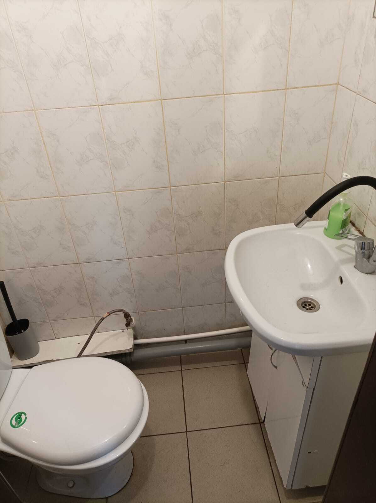 Односпальная кровать в общем номере