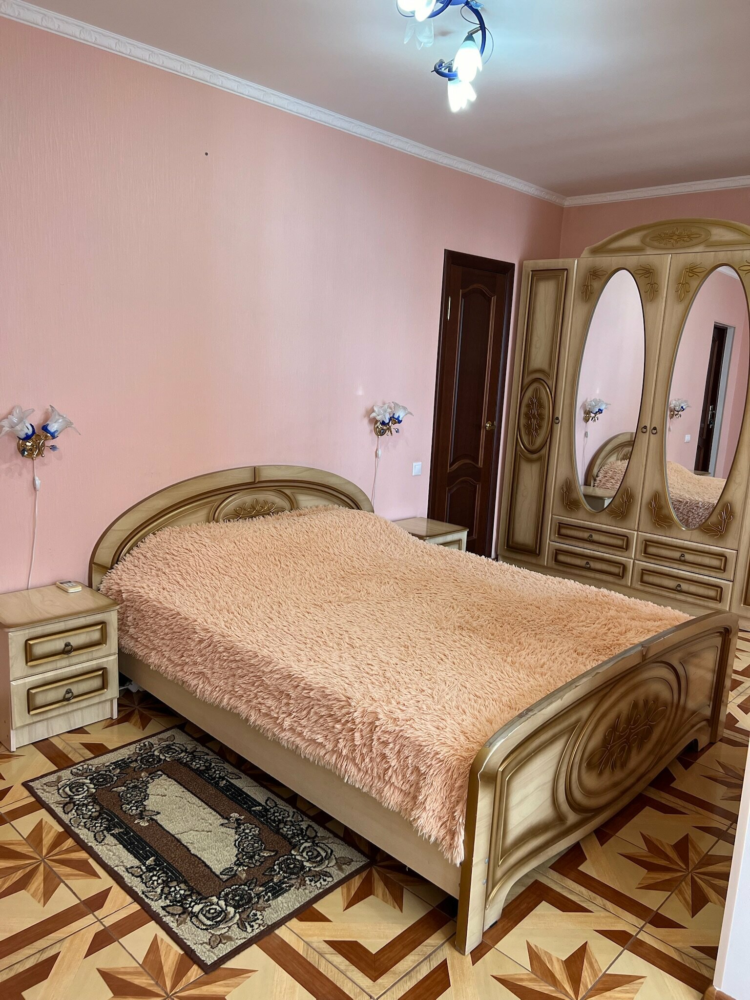 Cемейный номер с собственной ванной комнатой