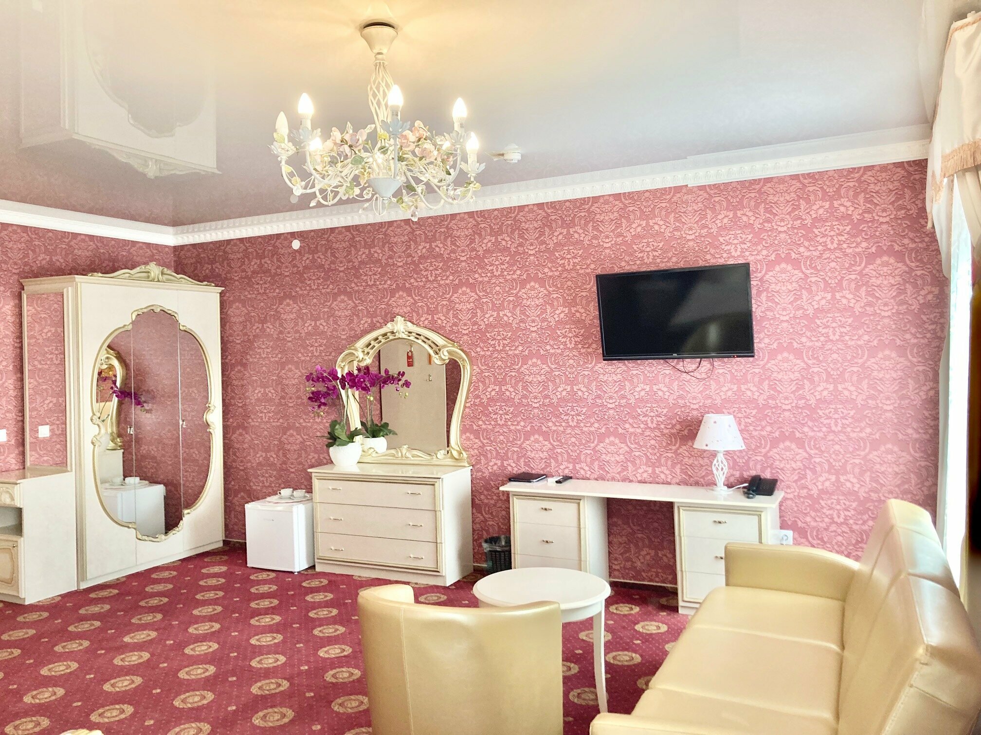 Номер-студия Делюкс