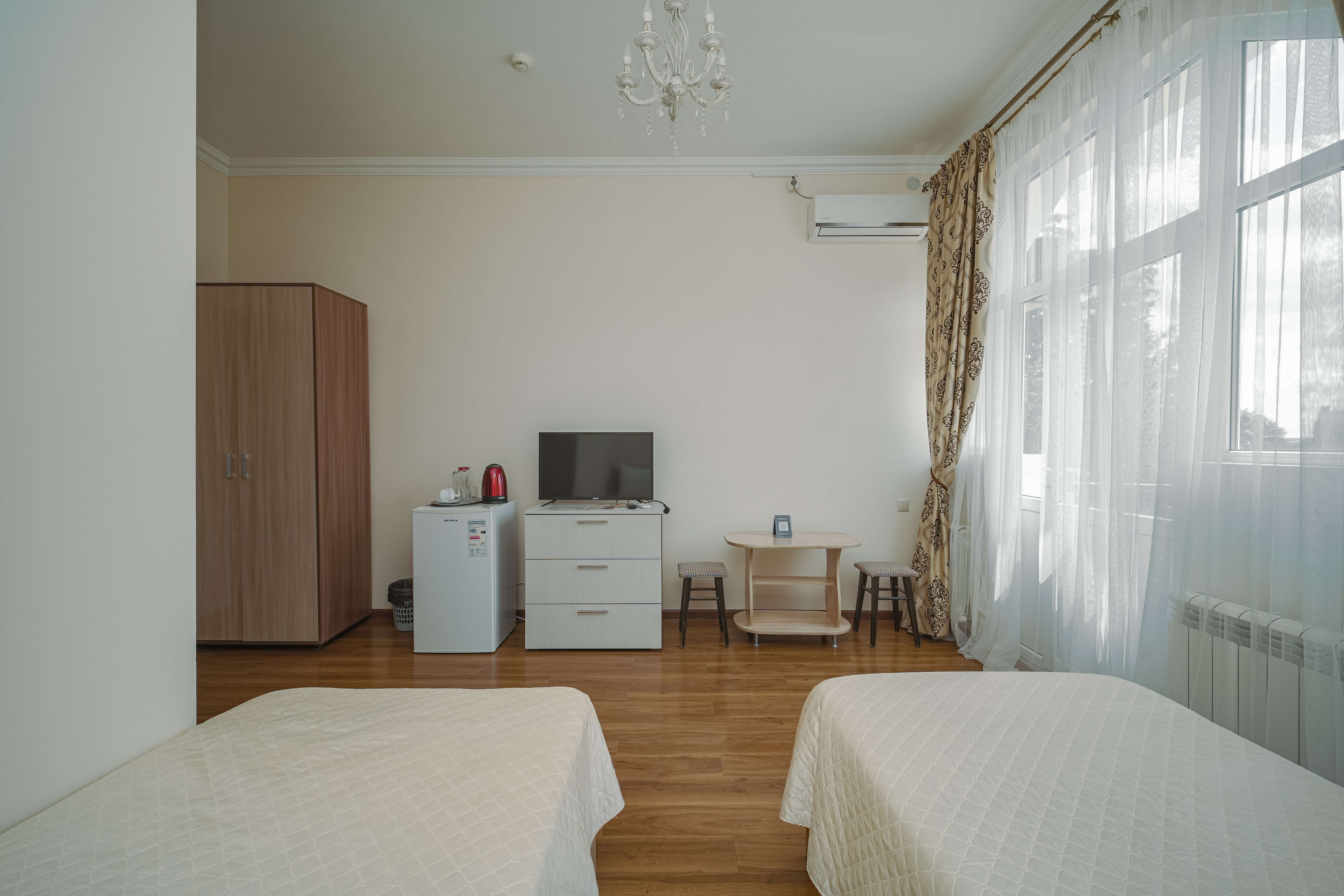 Двухместный 2 спальная кровать