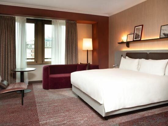 Executive Deluxe Queen Room