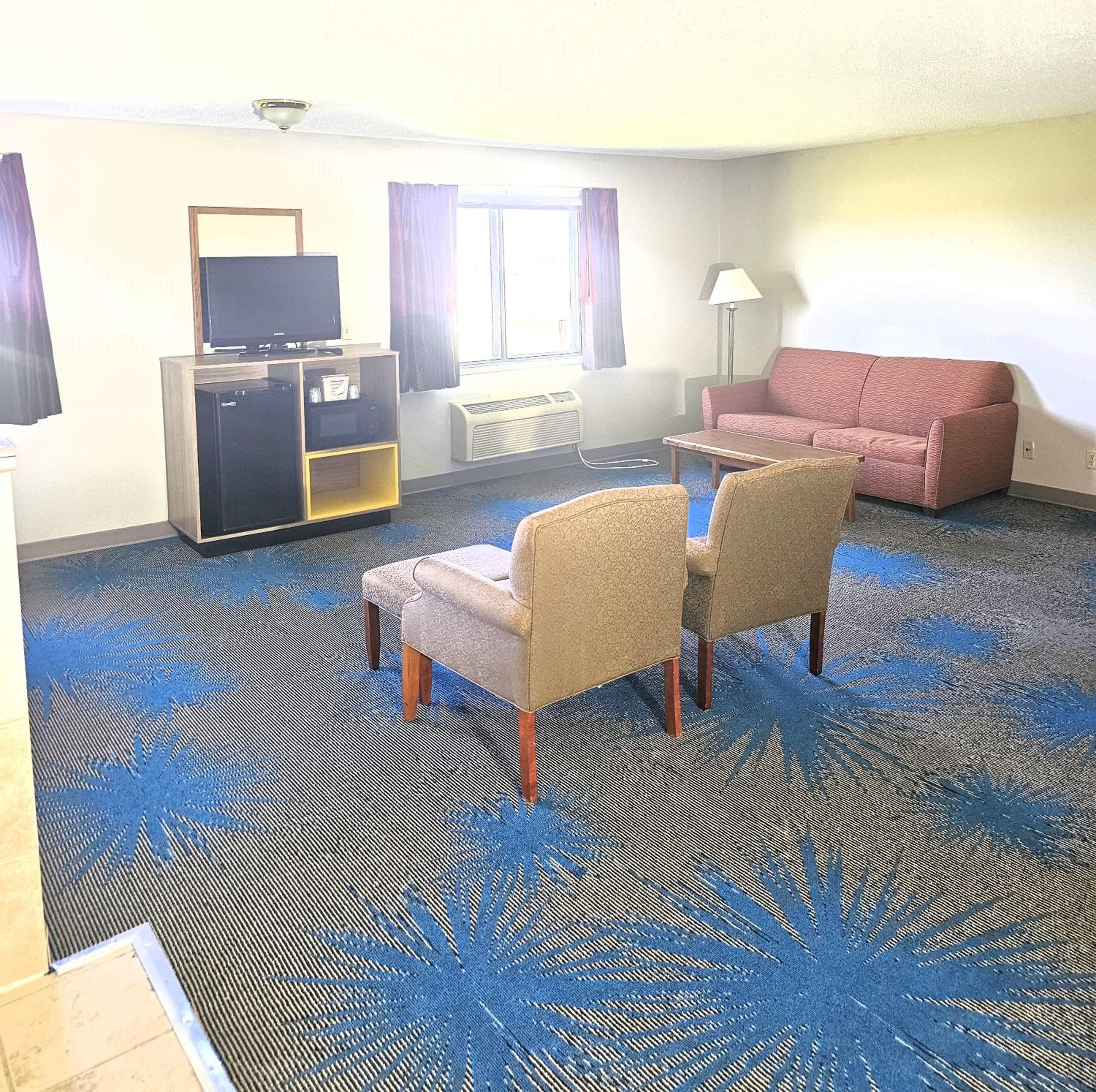 King Suite - Non-Smoking