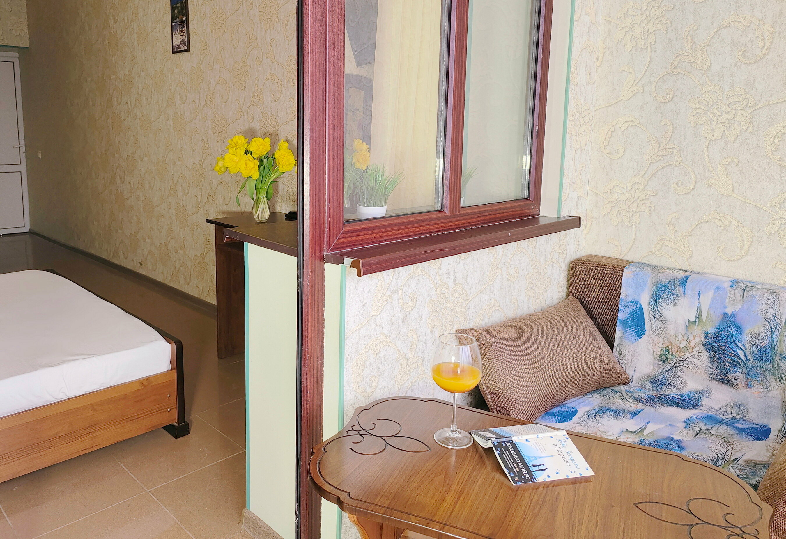 Трехместный номер с видом на бассейн