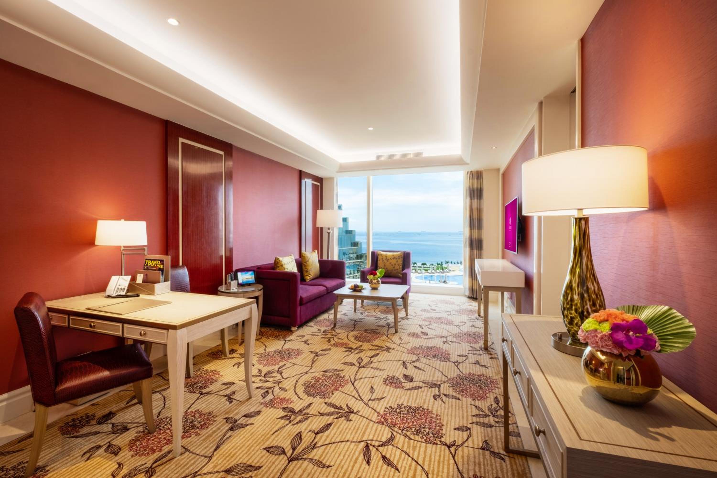 Grand Deluxe King Room