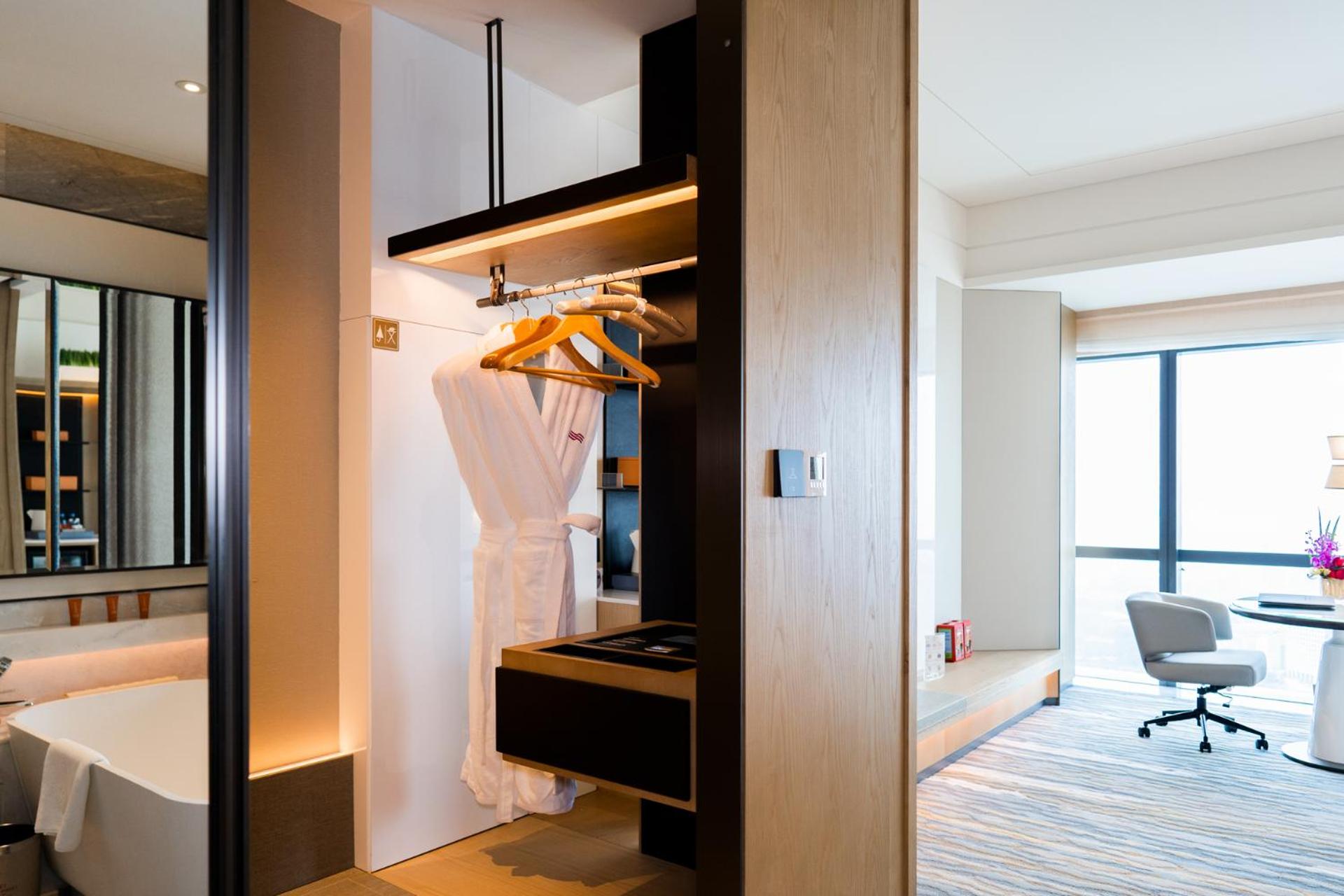 Standard King Room - High Floor