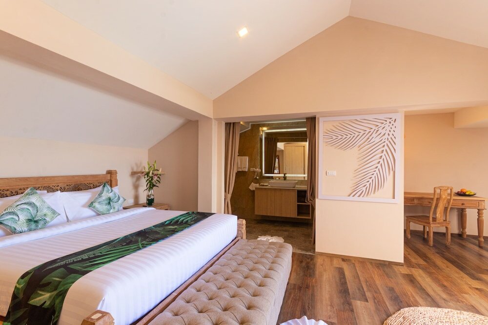 Deluxe Sea Side View Double