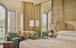 Deluxe Room, 1 King Bed, Garden View в Emirates Palace Mandarin Oriental