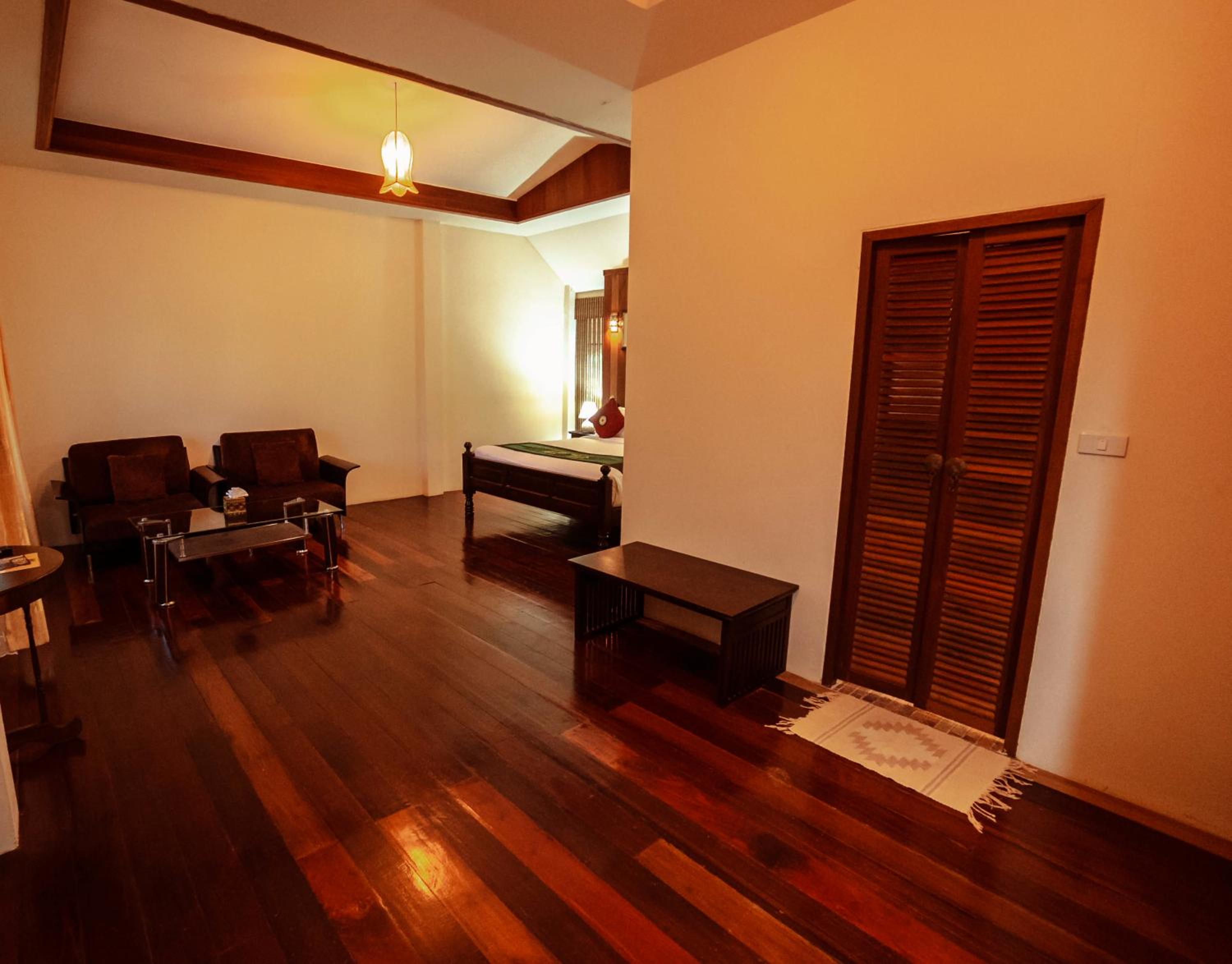 Deluxe Double Room with Shower