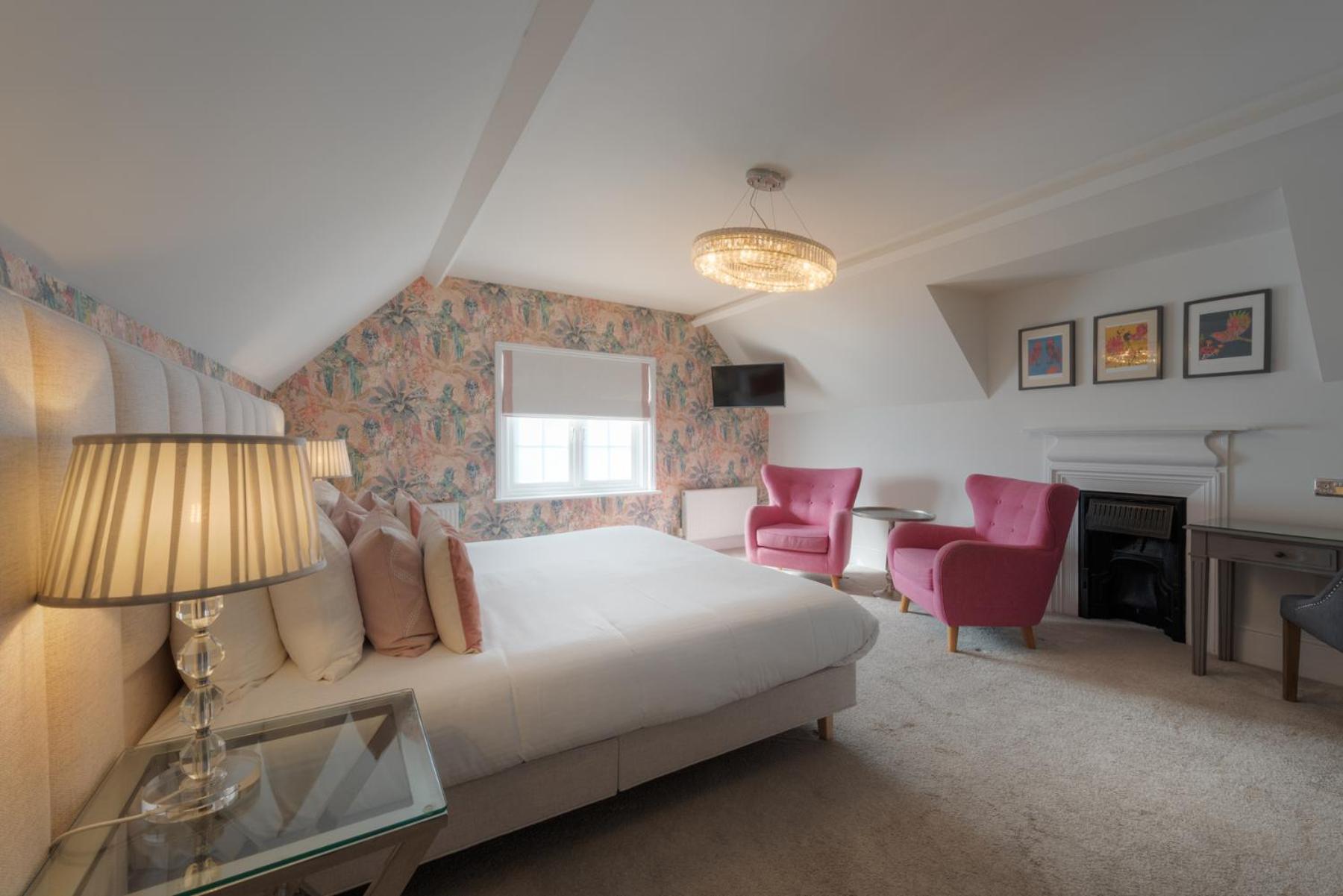 Superior King Room with Shower