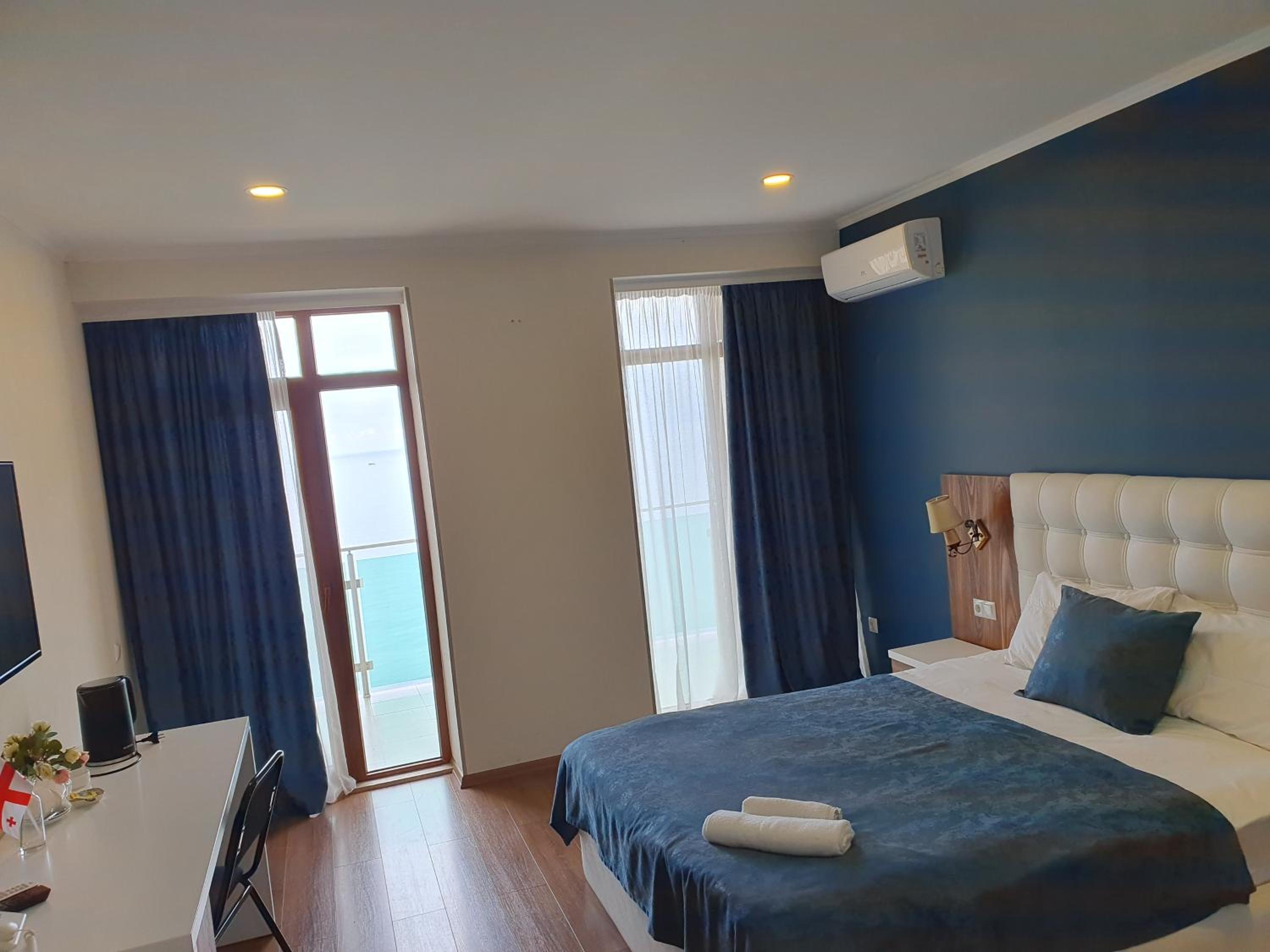 Triple Room with Sea View