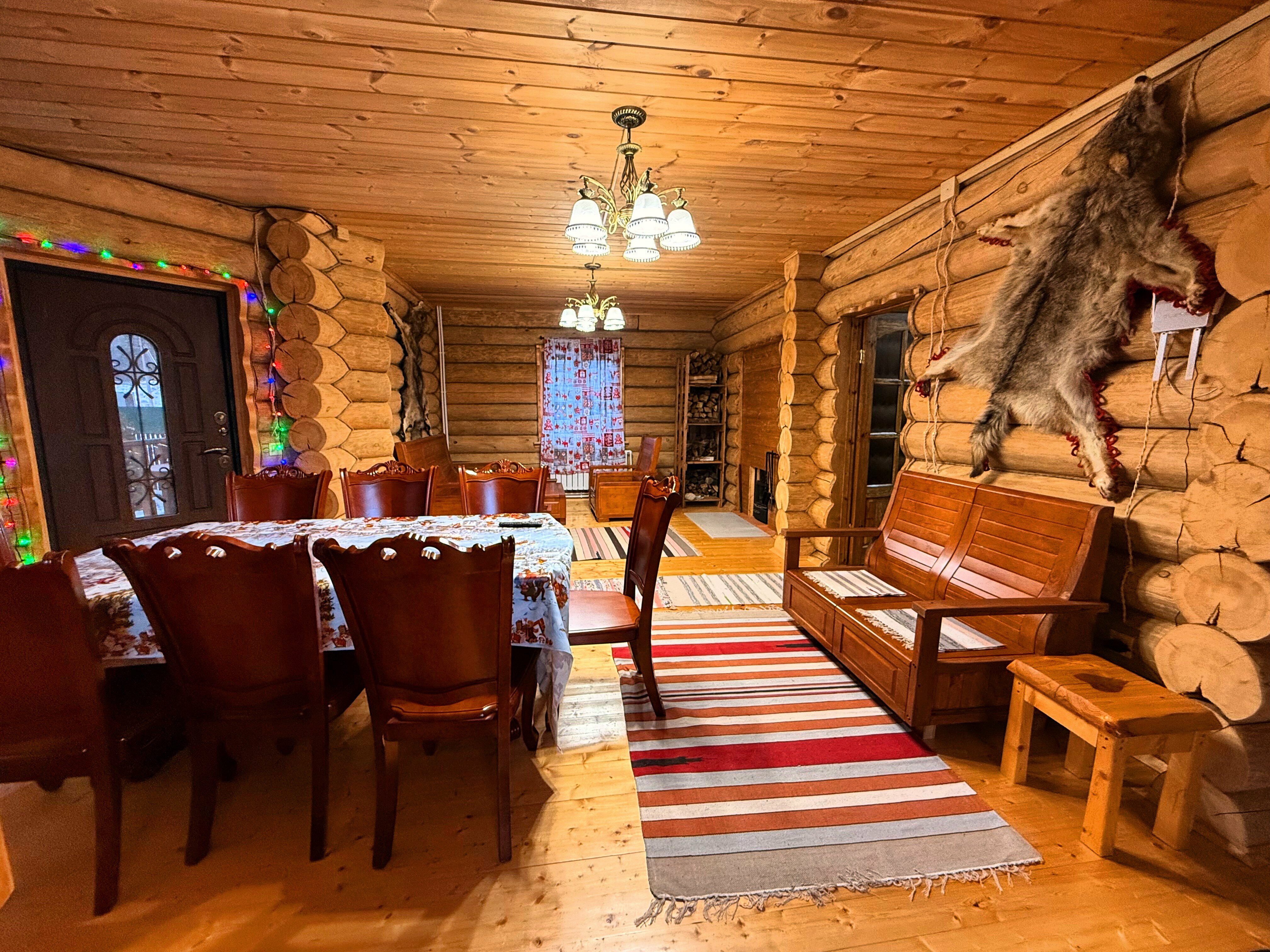 Коттедж с балконом