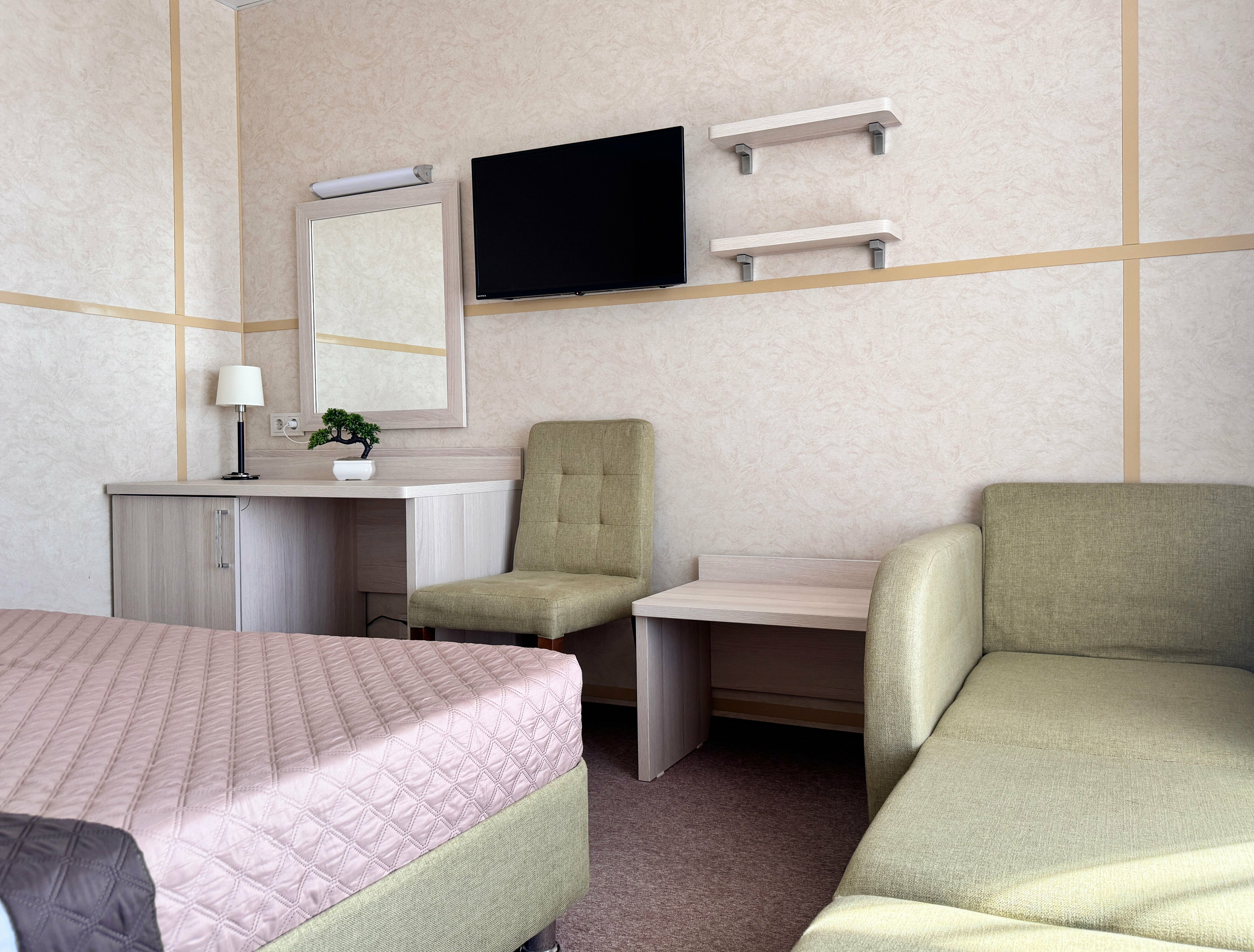 6-ти местный номер Коннект с общей террасой (Этаж под ключ)