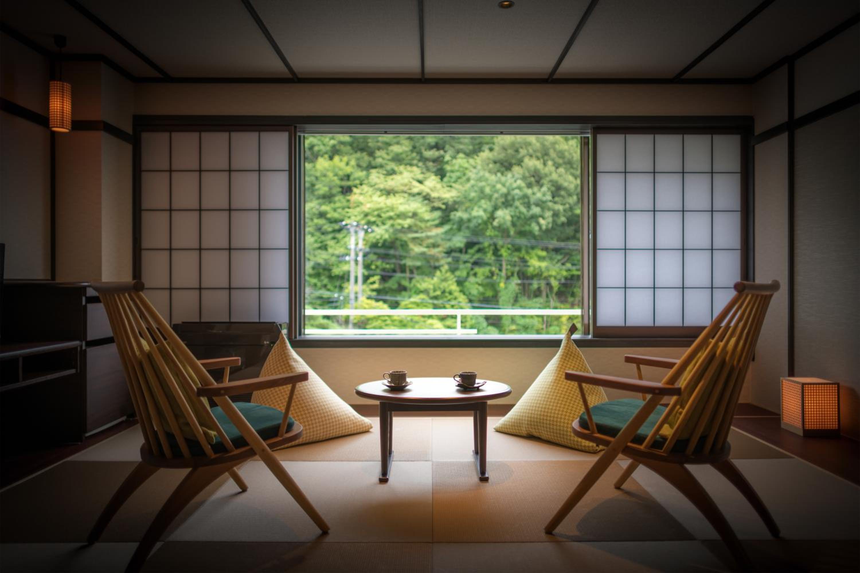 Japaense-Style Twin Room with Mountain View
