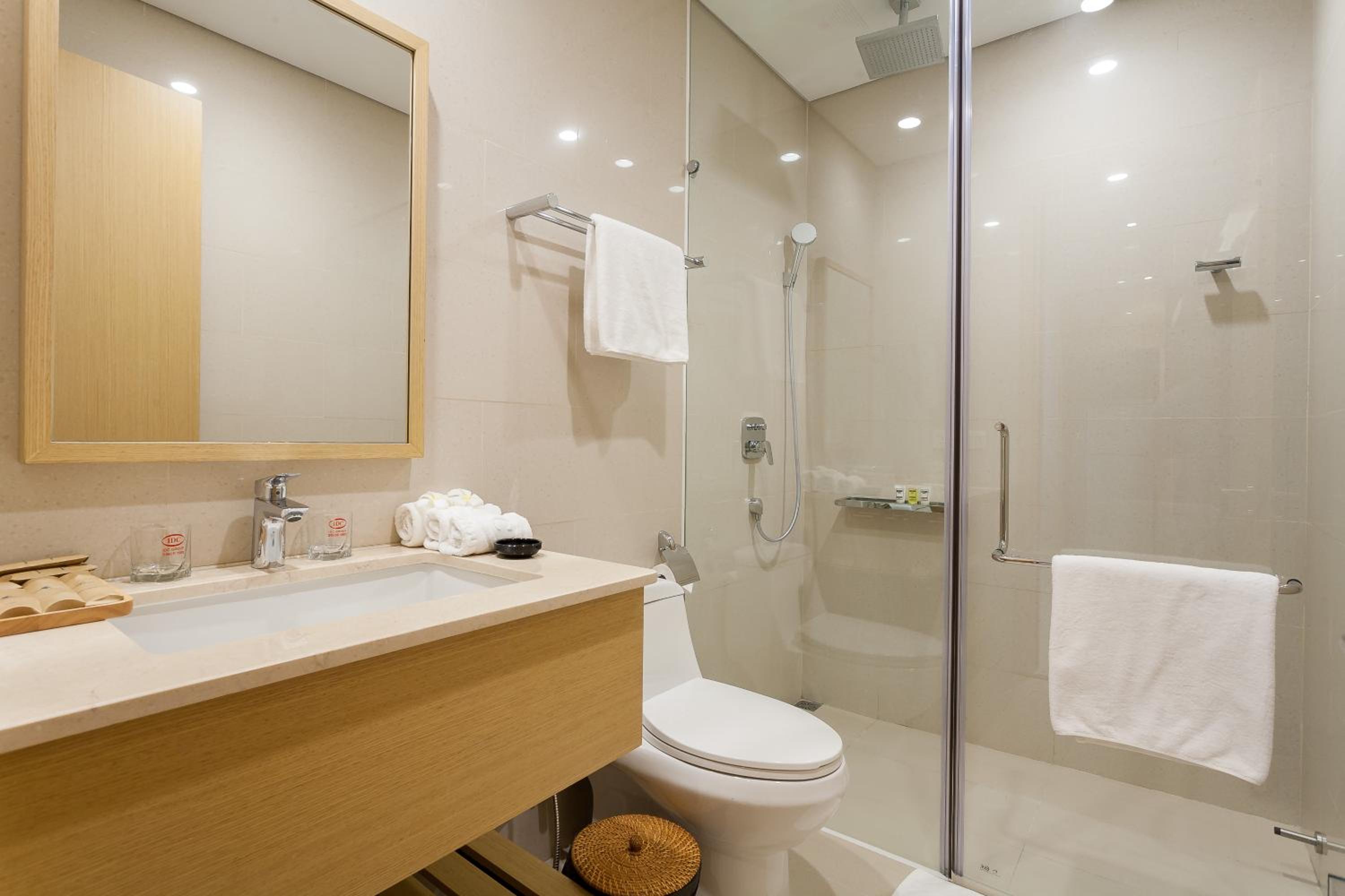 One-Bedroom Apartment with Pool View