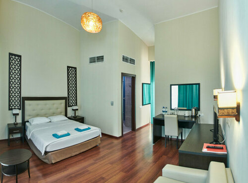 Трехместный номер с видом на горы