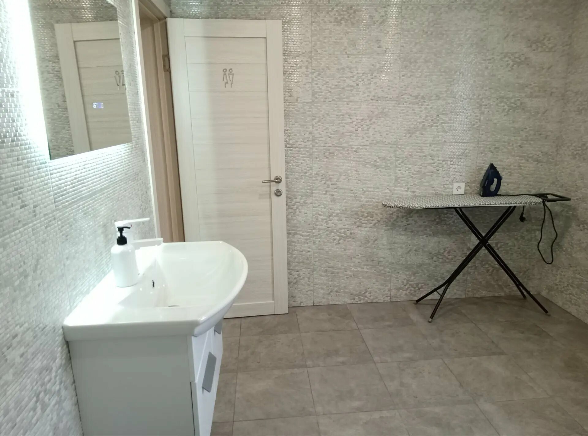 Кровать в общем 2-местном номере для мужчин и женщин