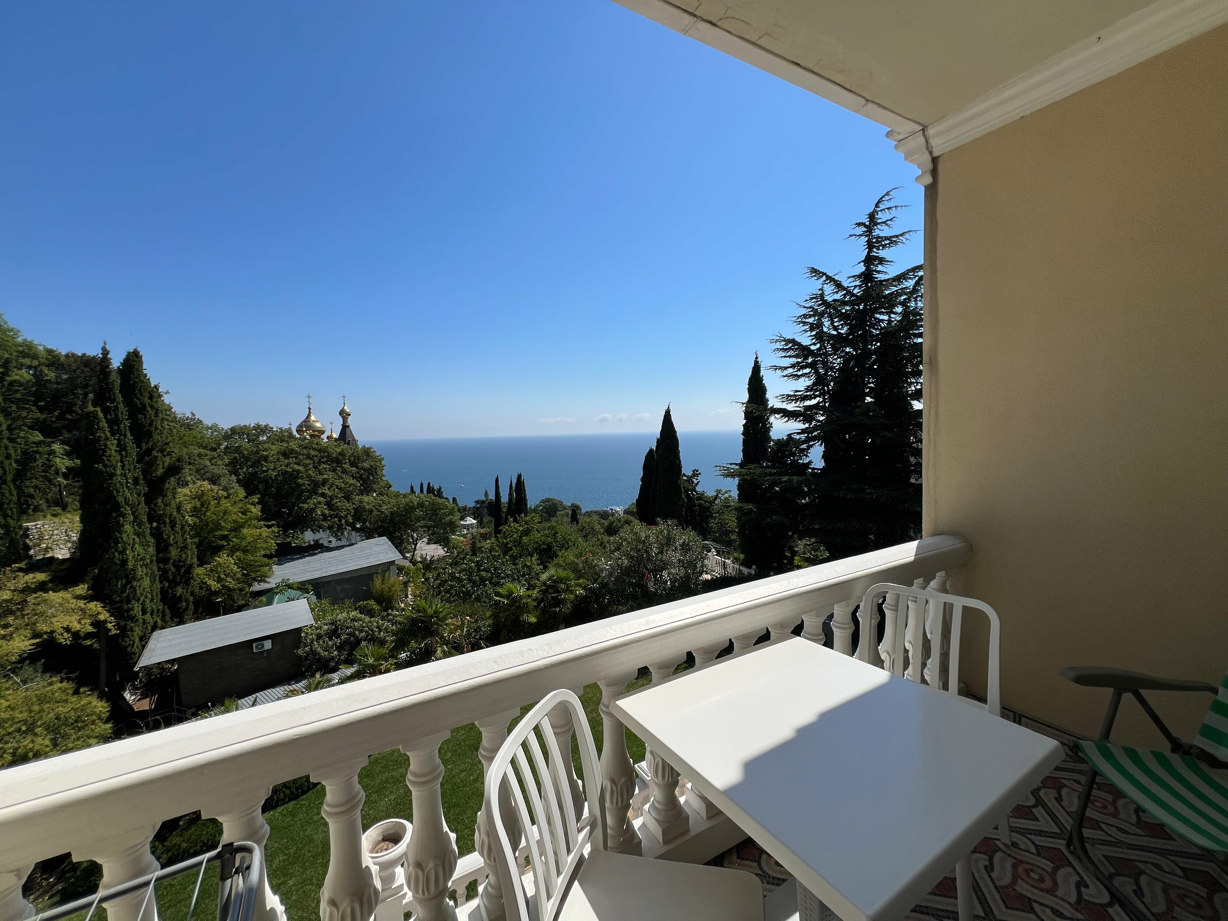 Люкс, двухкомнатный номер с балконом, вид на море, 3-й этаж