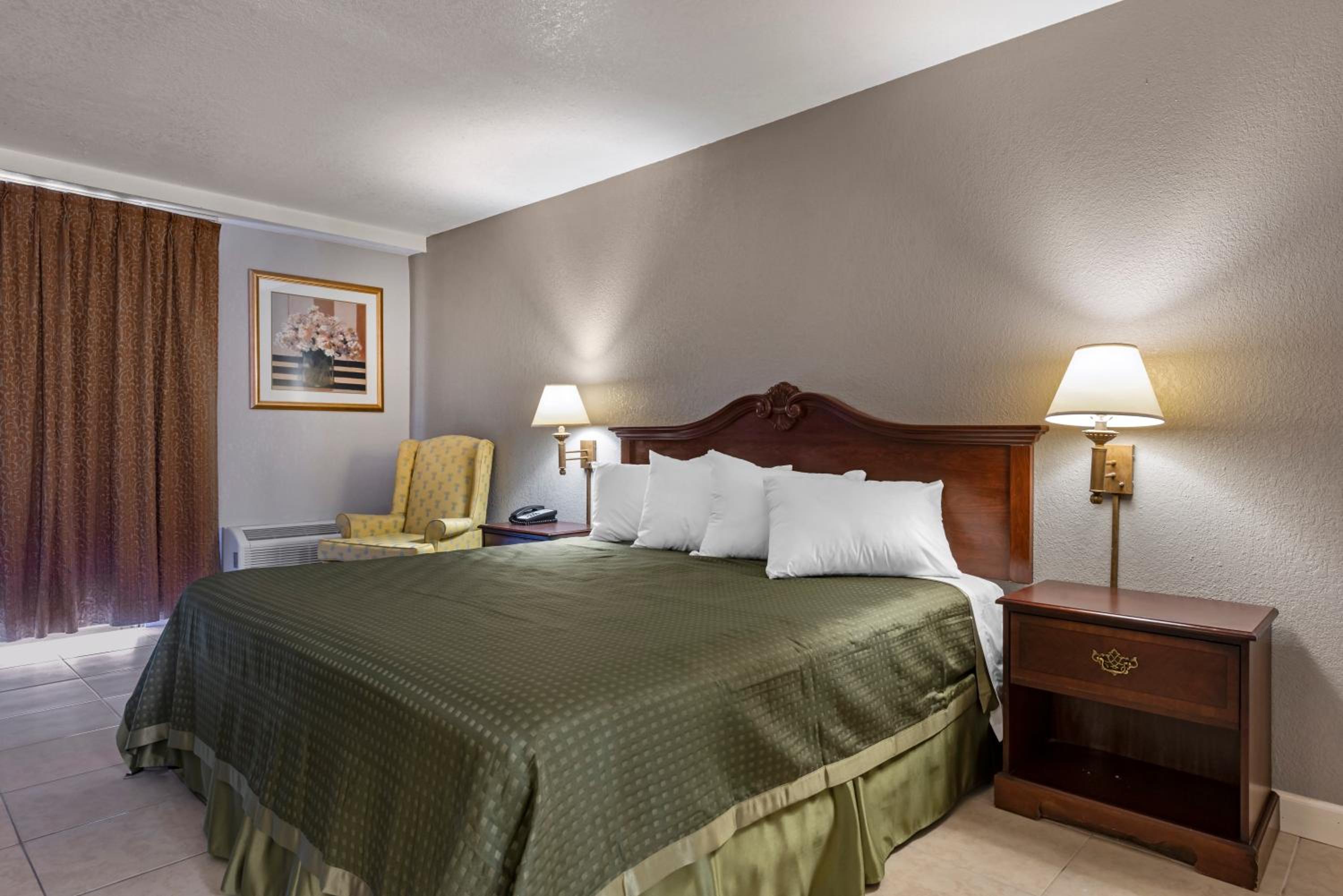 King Room - Non-Smoking