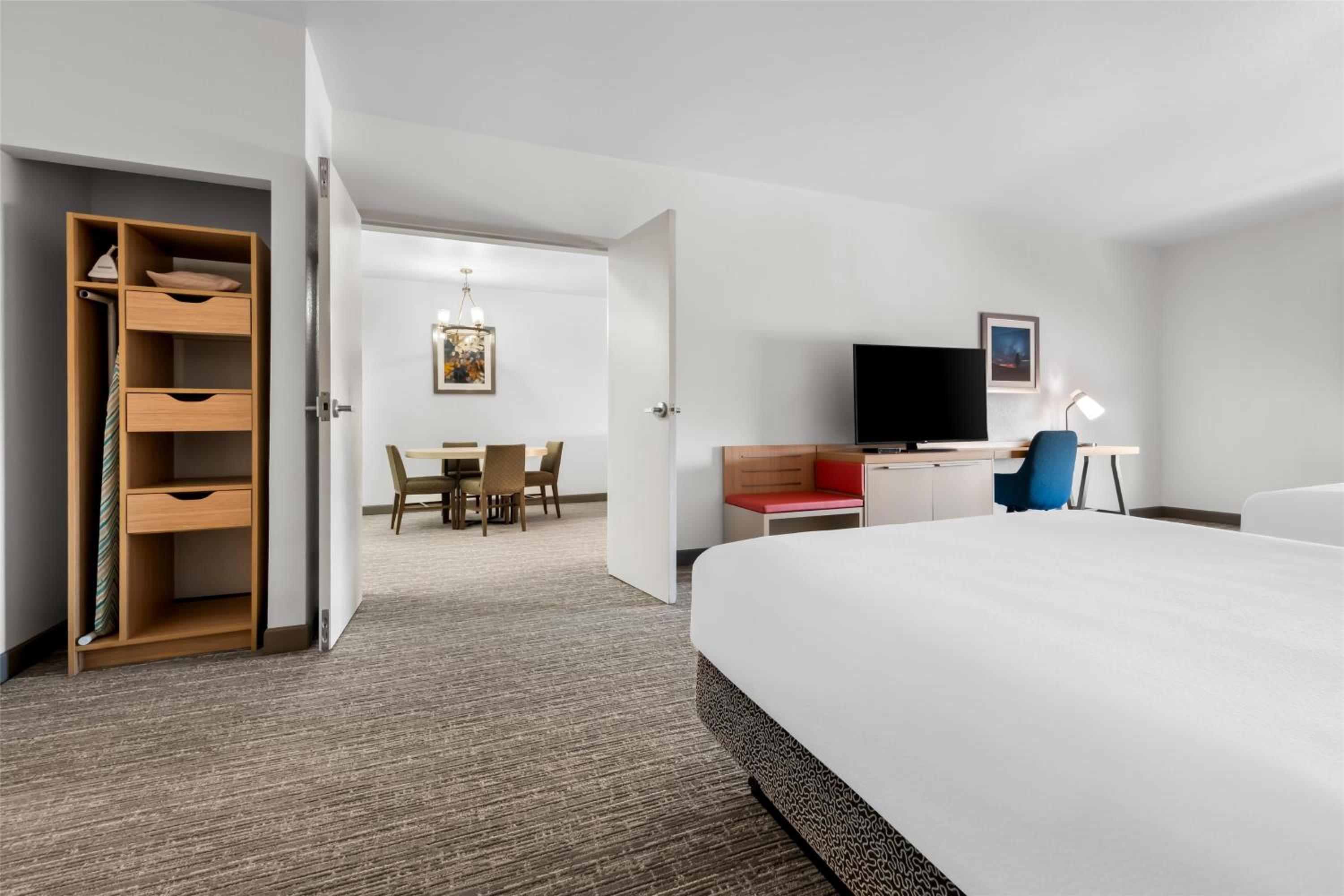 One-Bedroom Queen Suite - Hearing Accessible