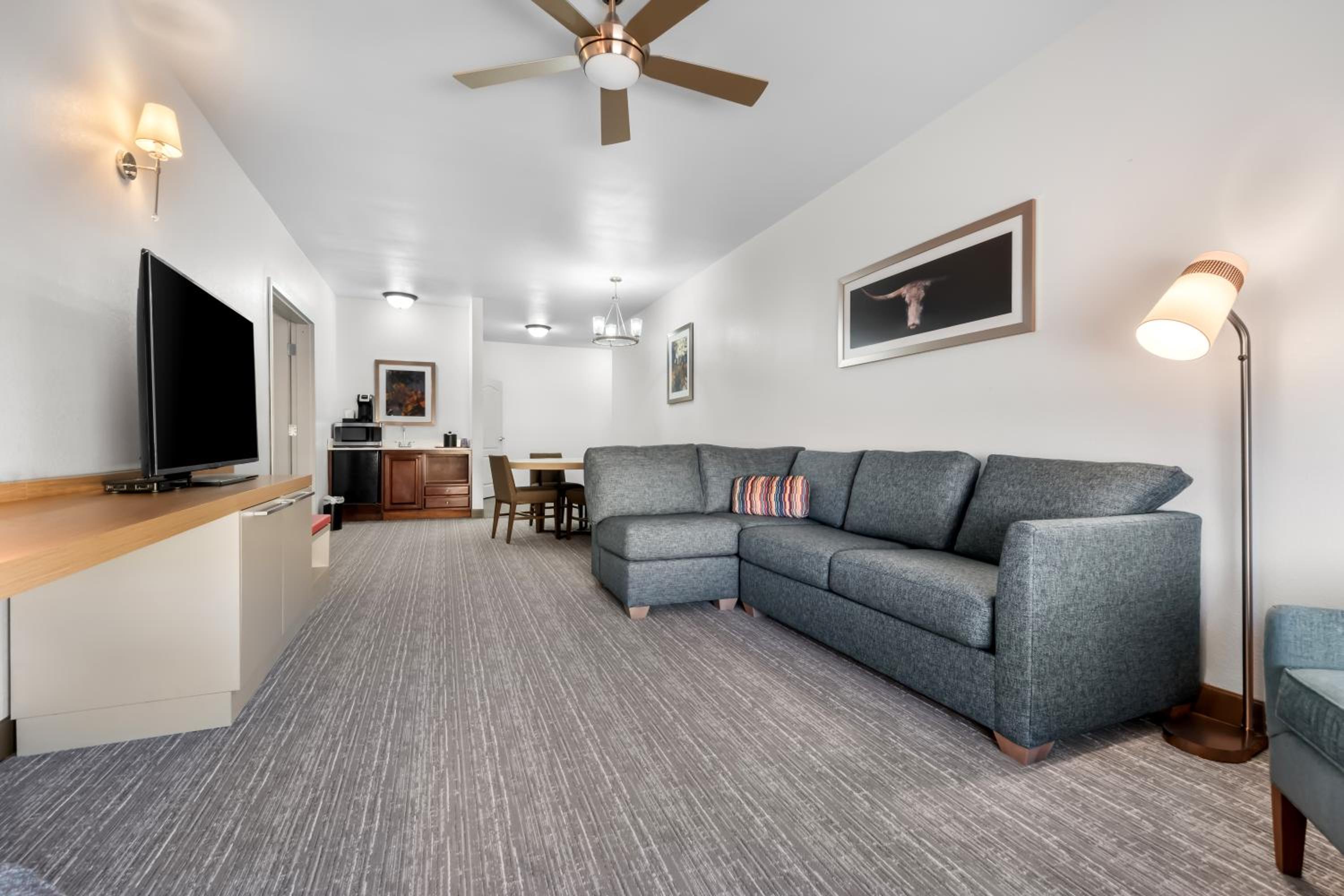 One-Bedroom Queen Suite - Hearing Accessible