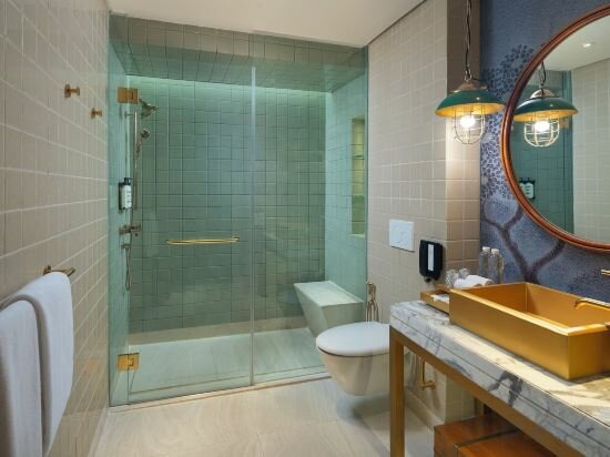 King Standard Garden View Balcony