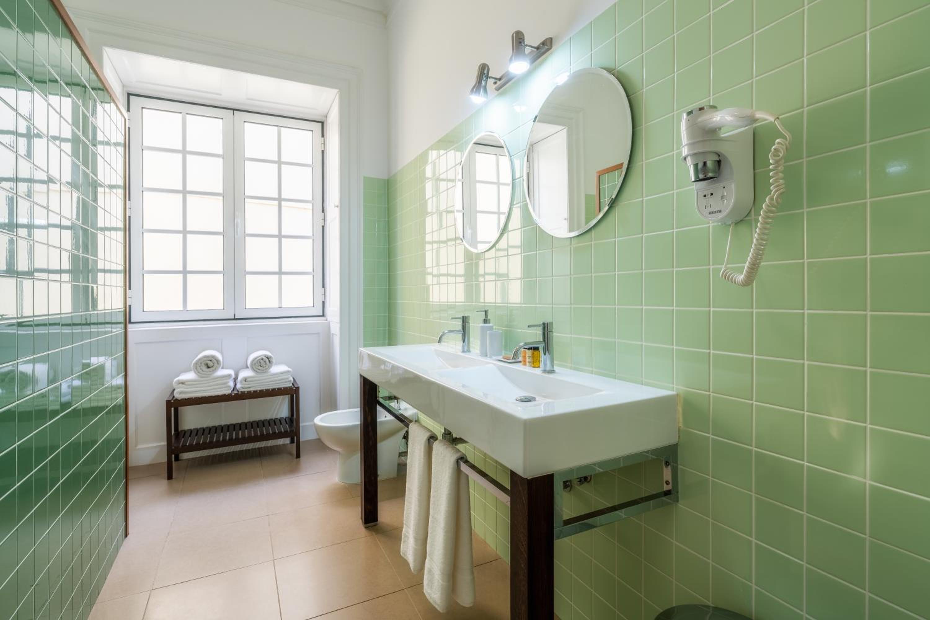 Two-Bedroom Apartment (6 Adults)