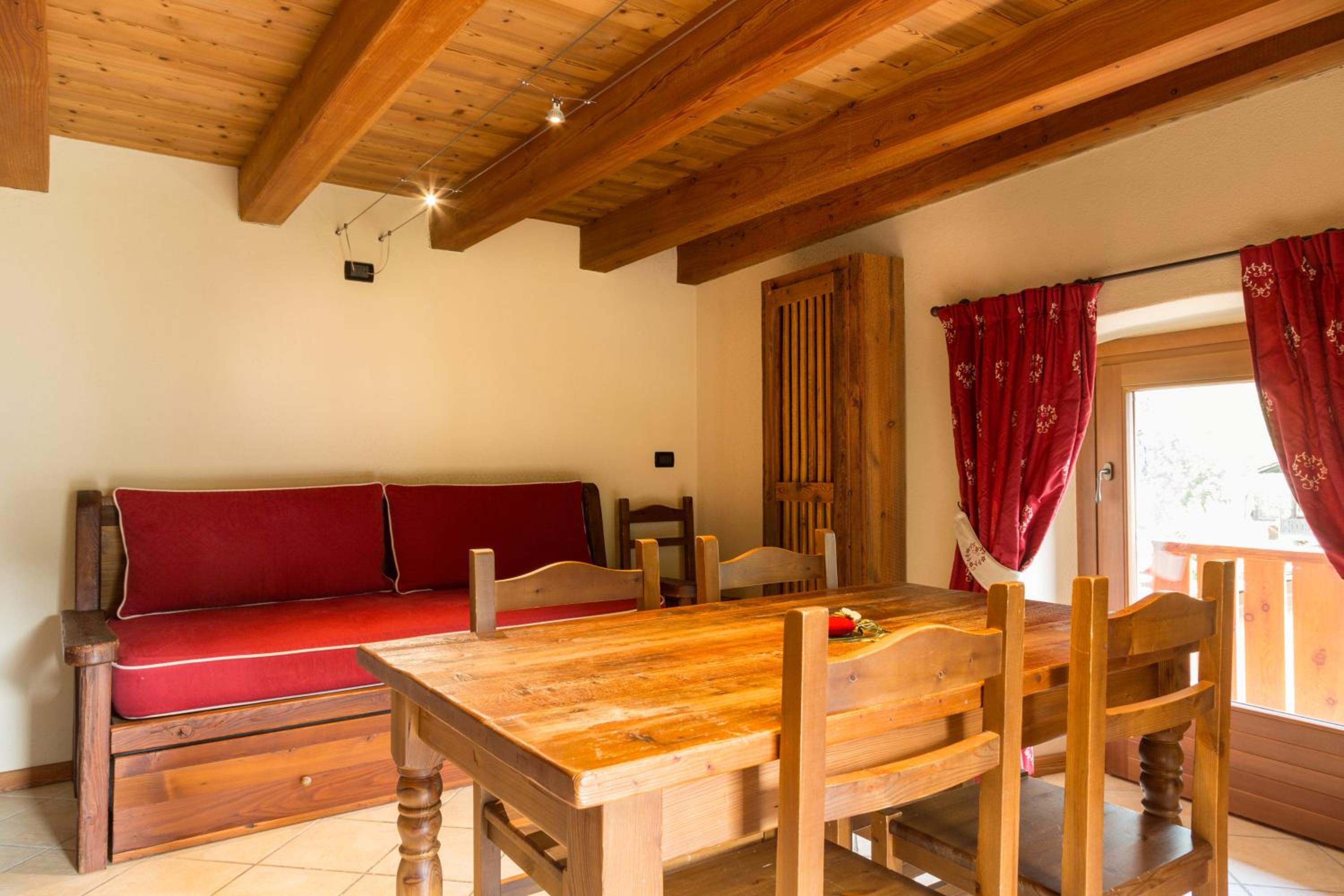 Two-Bedroom Apartment - Split Level