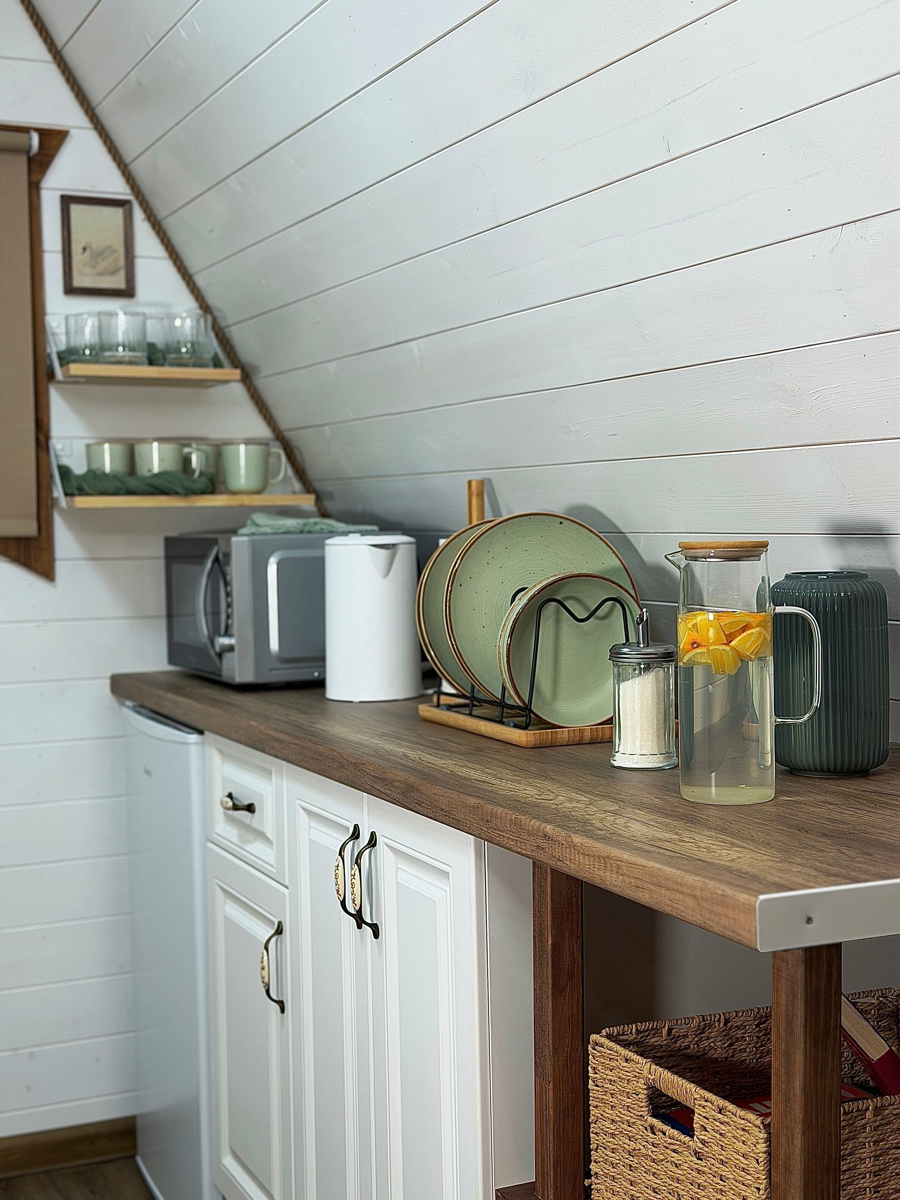 Белый А-фрейм