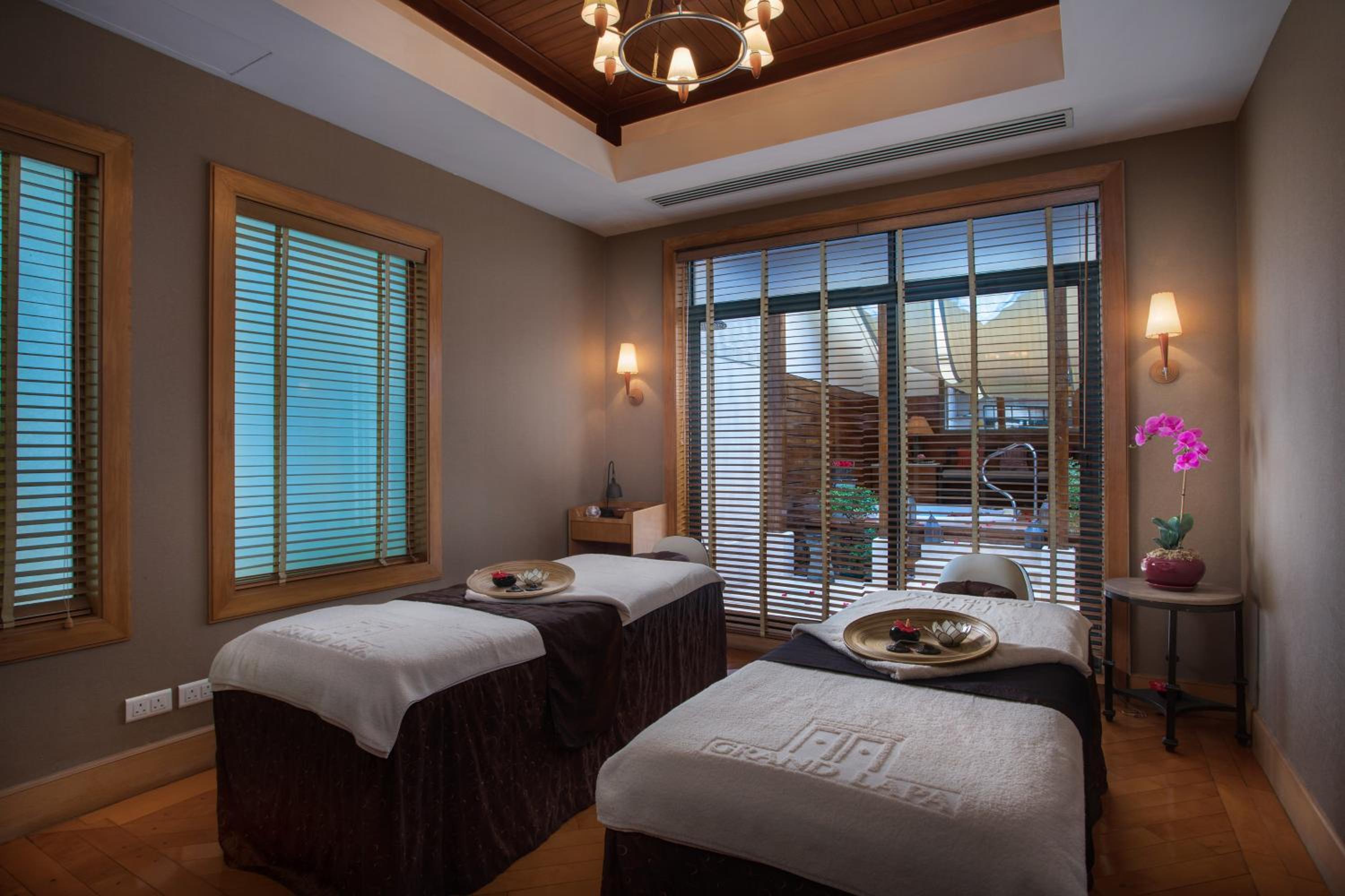 Spa Package - Deluxe King