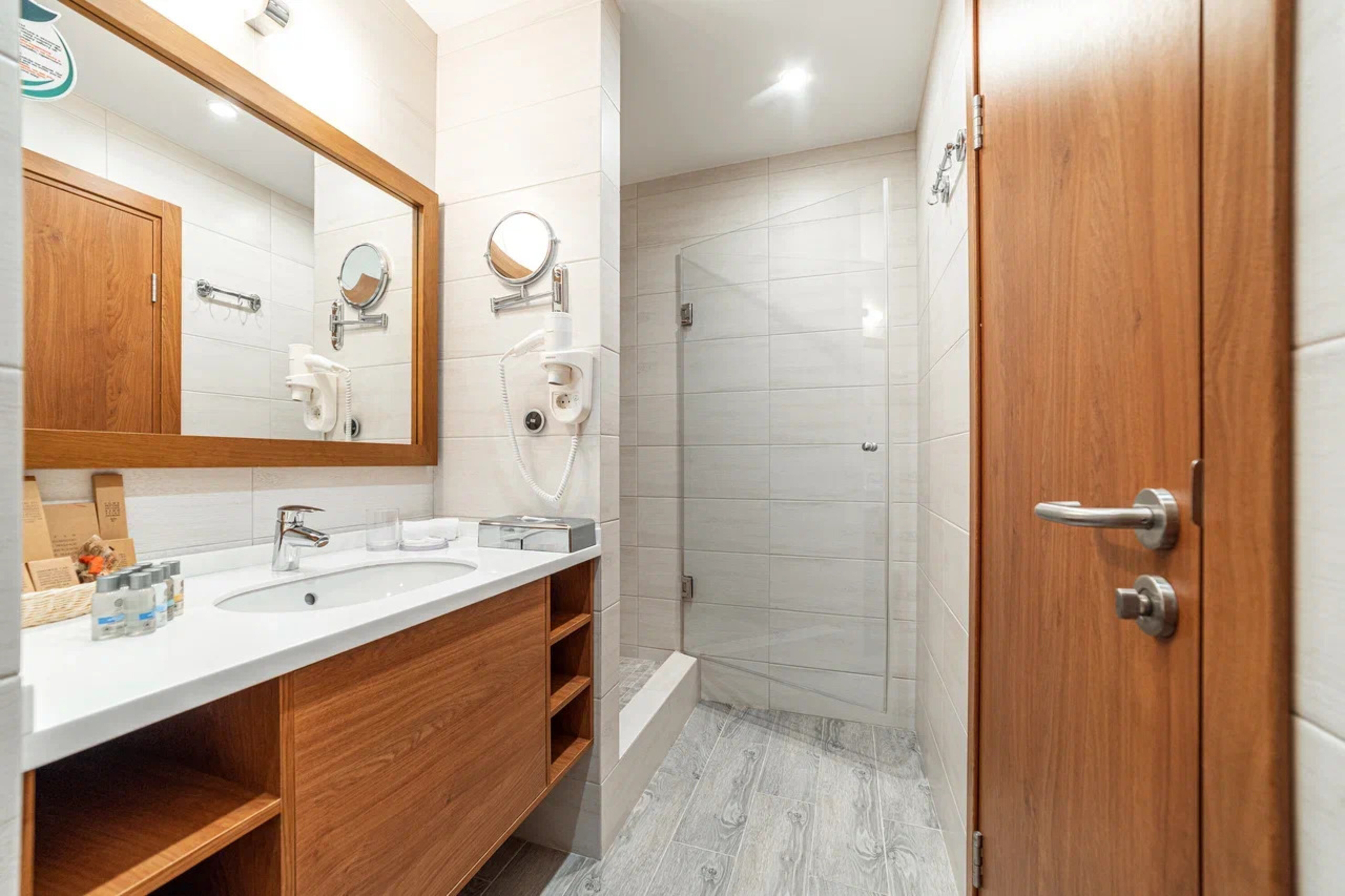 Супериор с 1 двуспальной кроватью