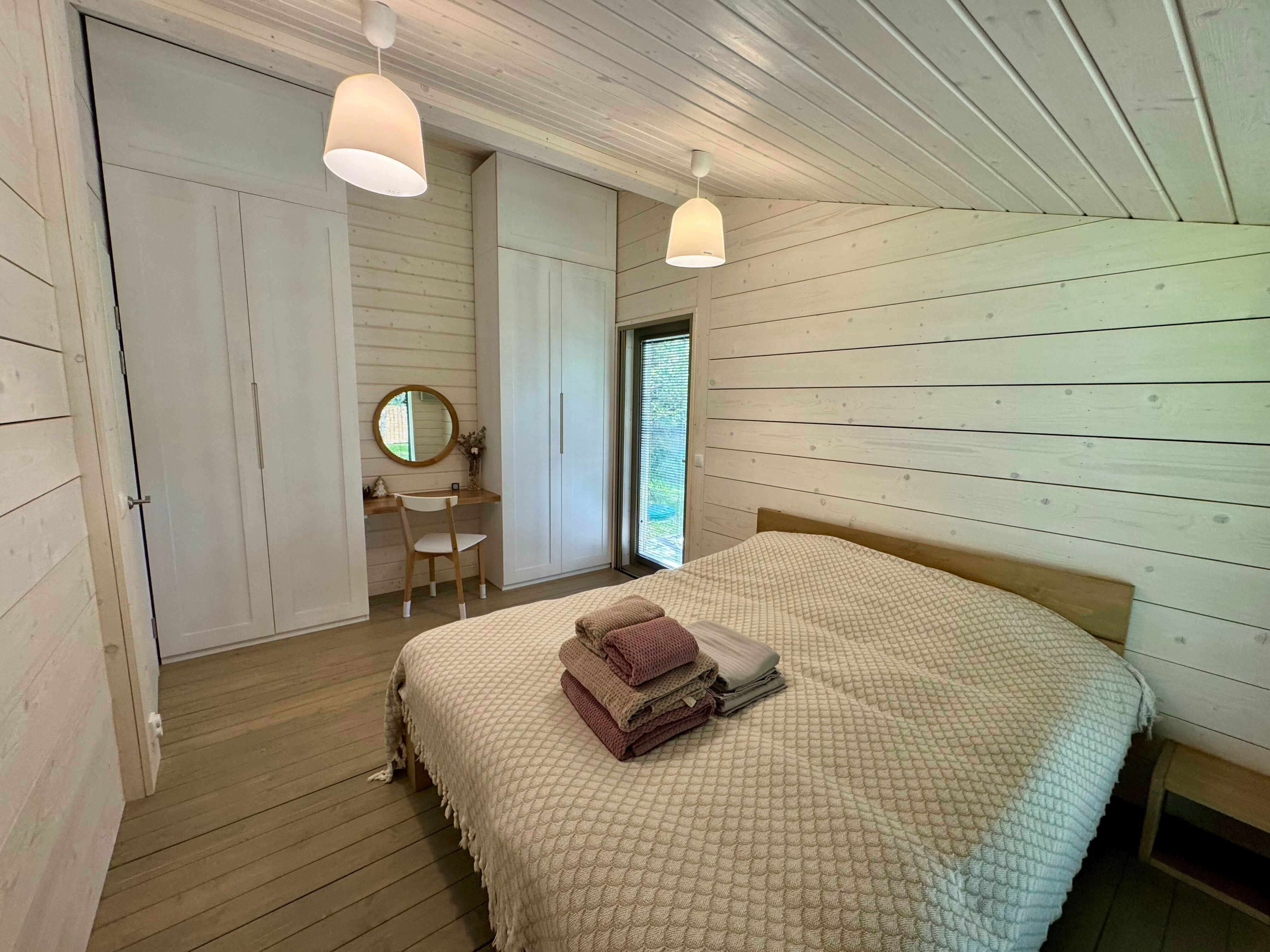 Дом с летним бассейном (3 спальни)