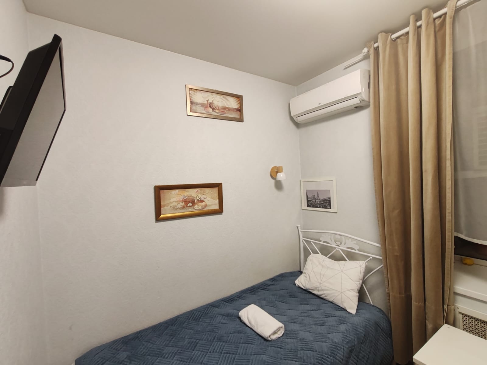 Двухместный номер с 2 отдельными кроватями и окном