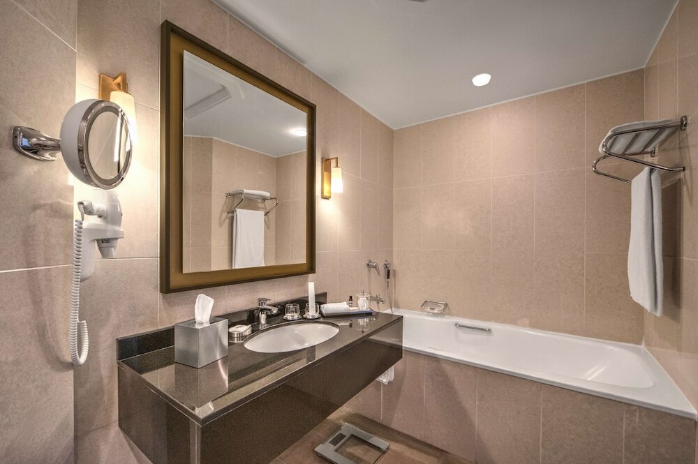 Club Room, 1 King Bed