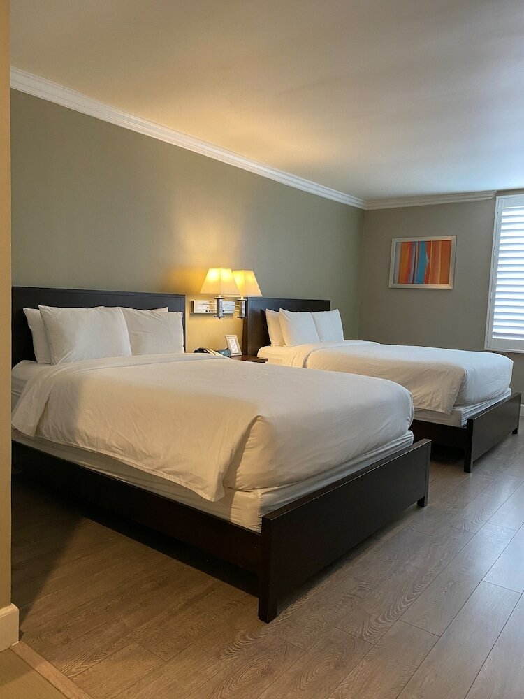 Deluxe Room, 2 Queen Beds, Non Smoking