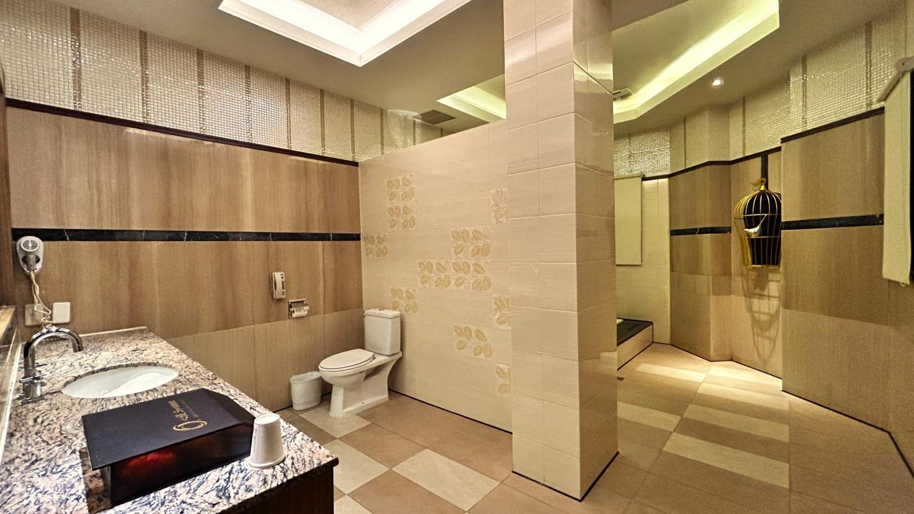 Standard King Room (Check-in after 16:00)