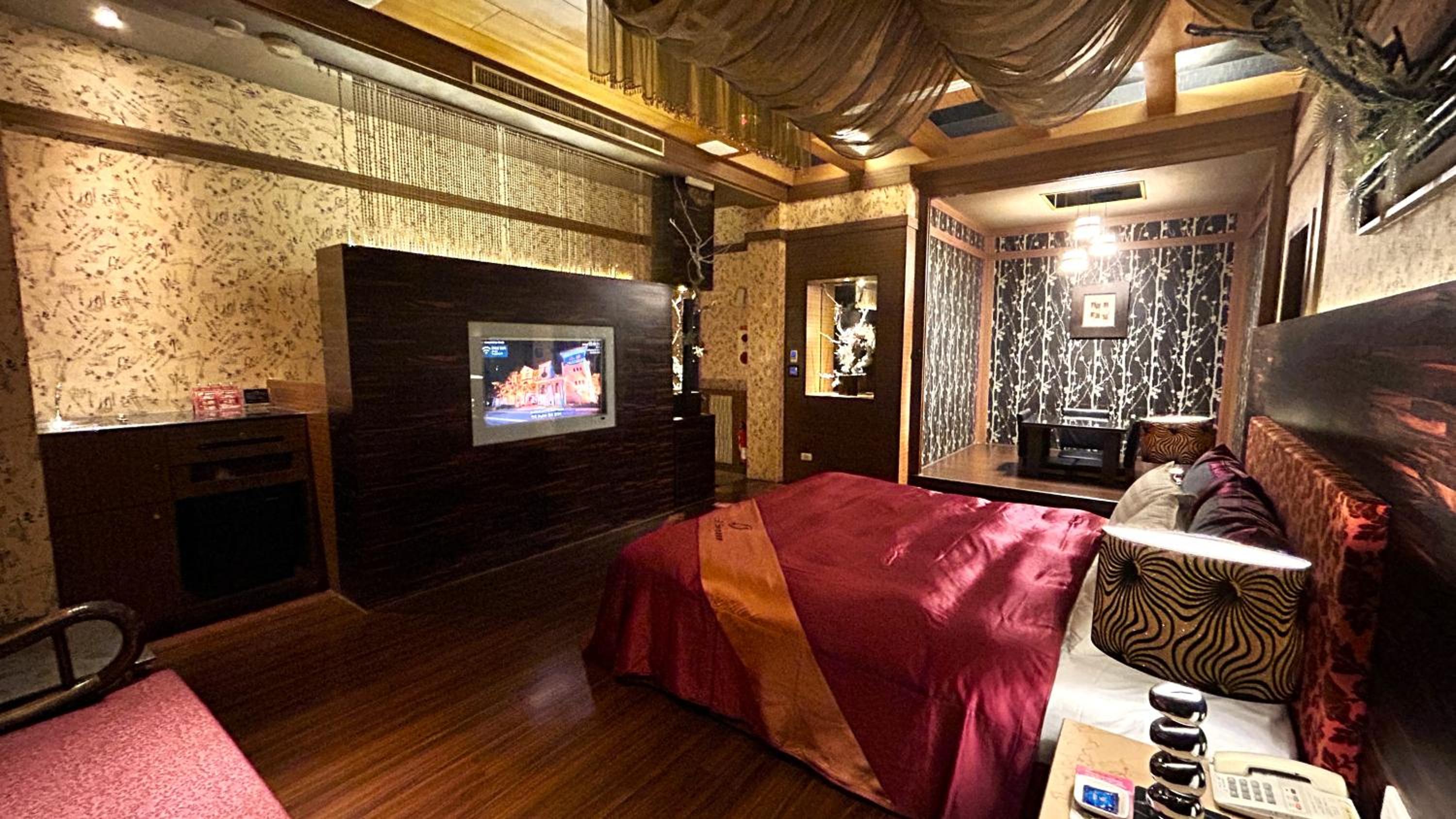 Standard King Room (Check-in after 16:00)