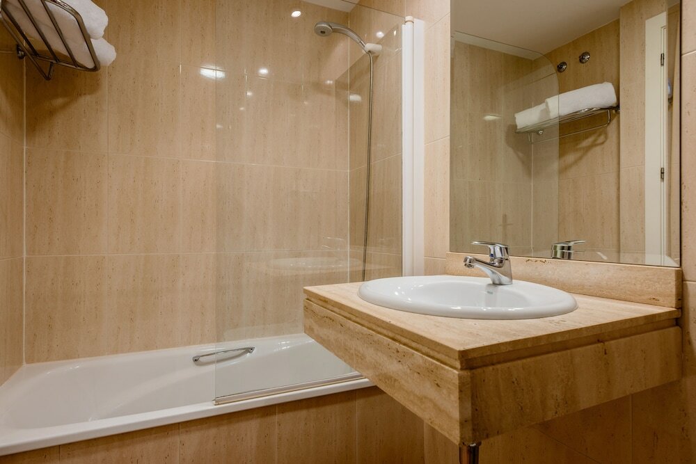 Double Room (+ Parking)