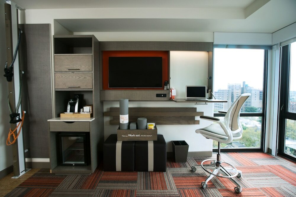 Standard Room, 2 Double Beds, Mobility Accessible (Mobility, Roll-In Shower)