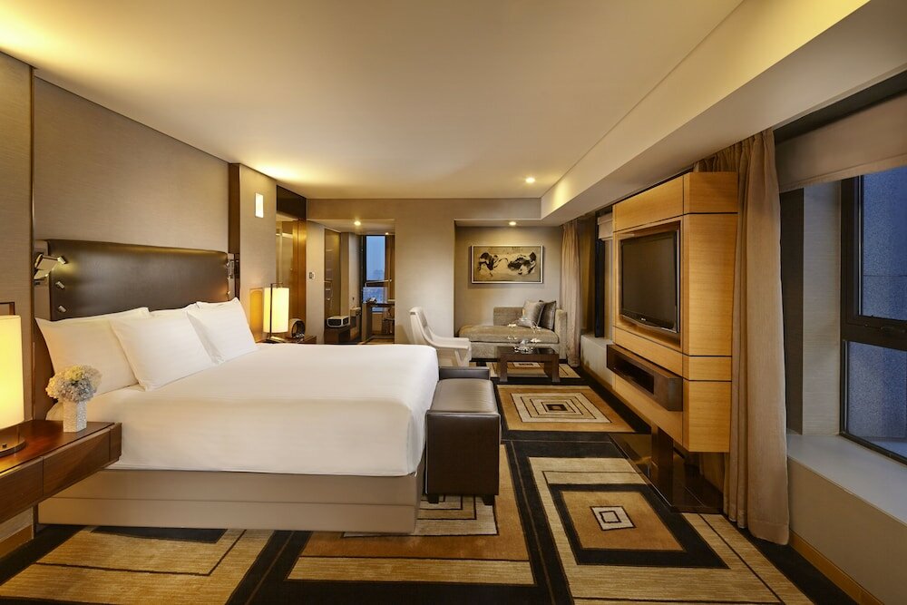 Executive Suite, 1 King Bed, Club Lounge Access
