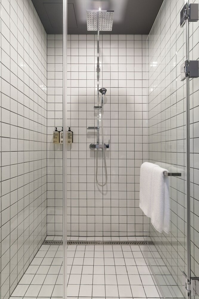 Cappuccino King (One super comfort bed 2mx2m)